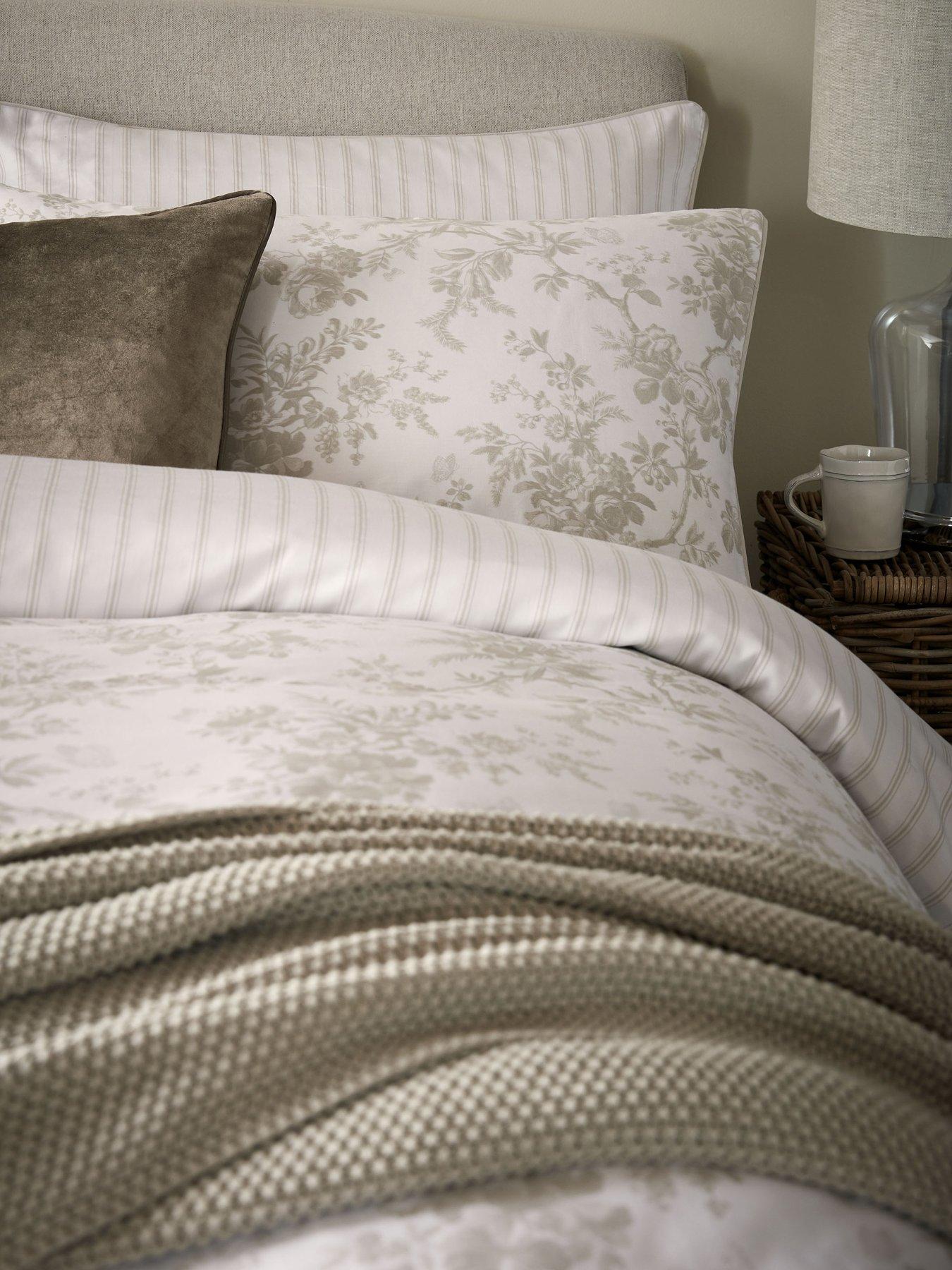 Image 5 of 6 of Laura Ashley Walled Garden 100% Cotton Quilt Set Dove Grey