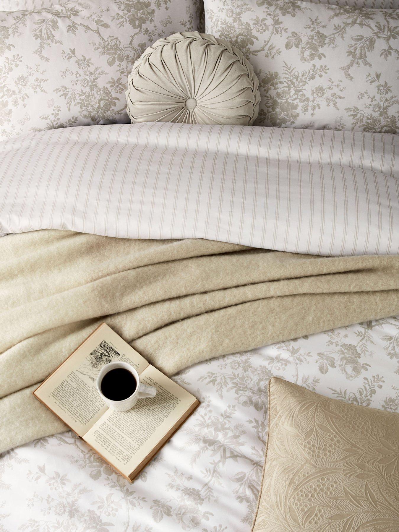 Image 6 of 6 of Laura Ashley Walled Garden 100% Cotton Quilt Set Dove Grey