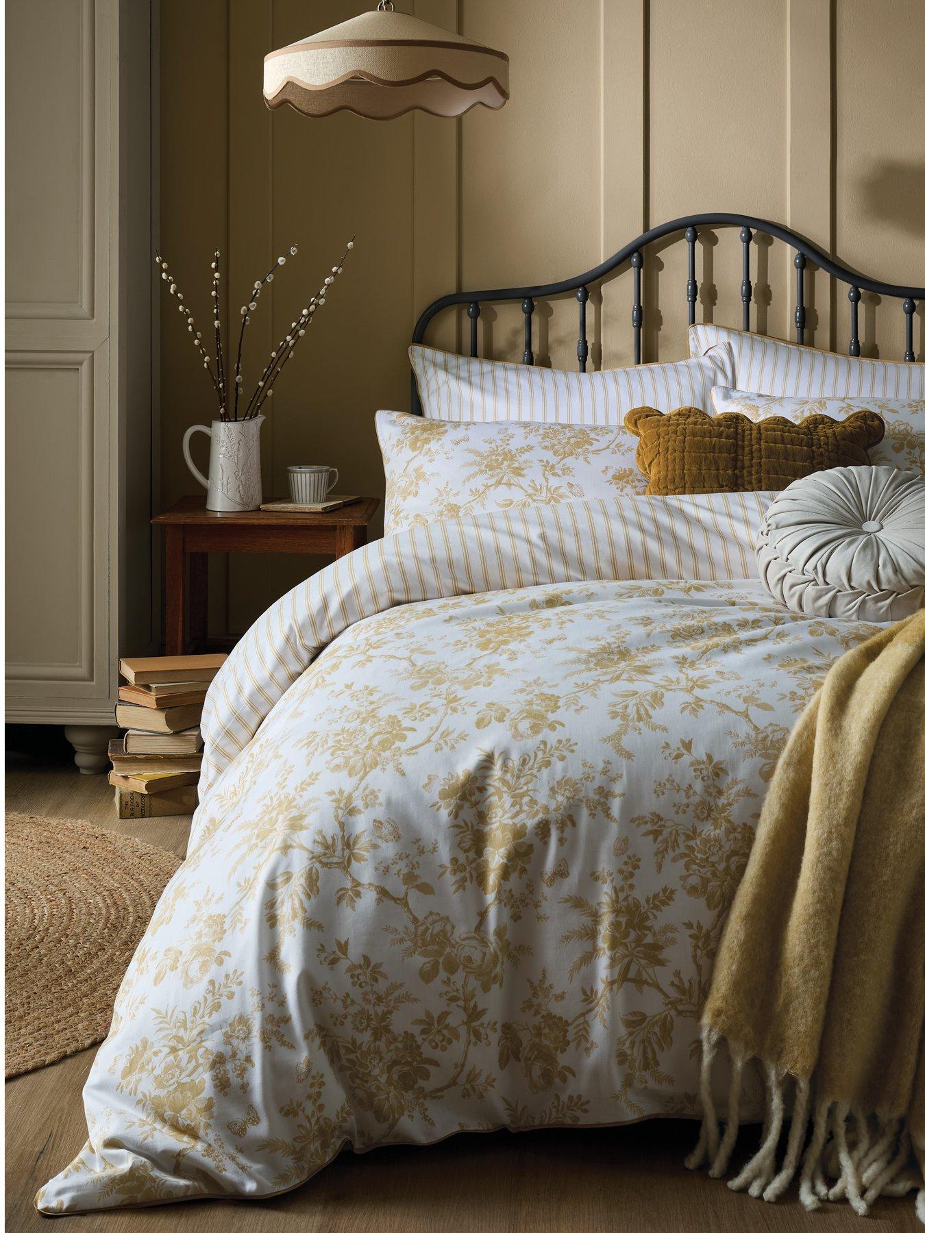 Laura Ashley Walled Garden 100% Cotton Quilt Set Ochre Yellow