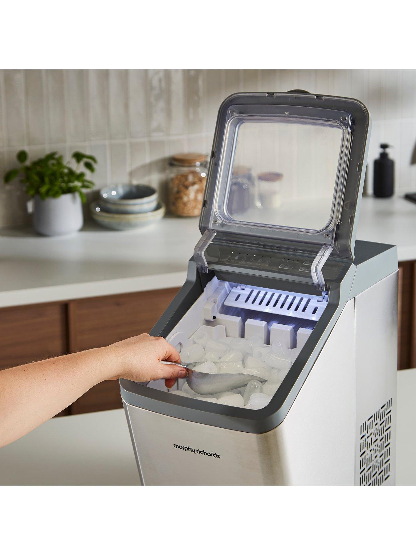 Image 4 of 8 of Morphy Richards FrostPro 15kg Bullet Ice Maker