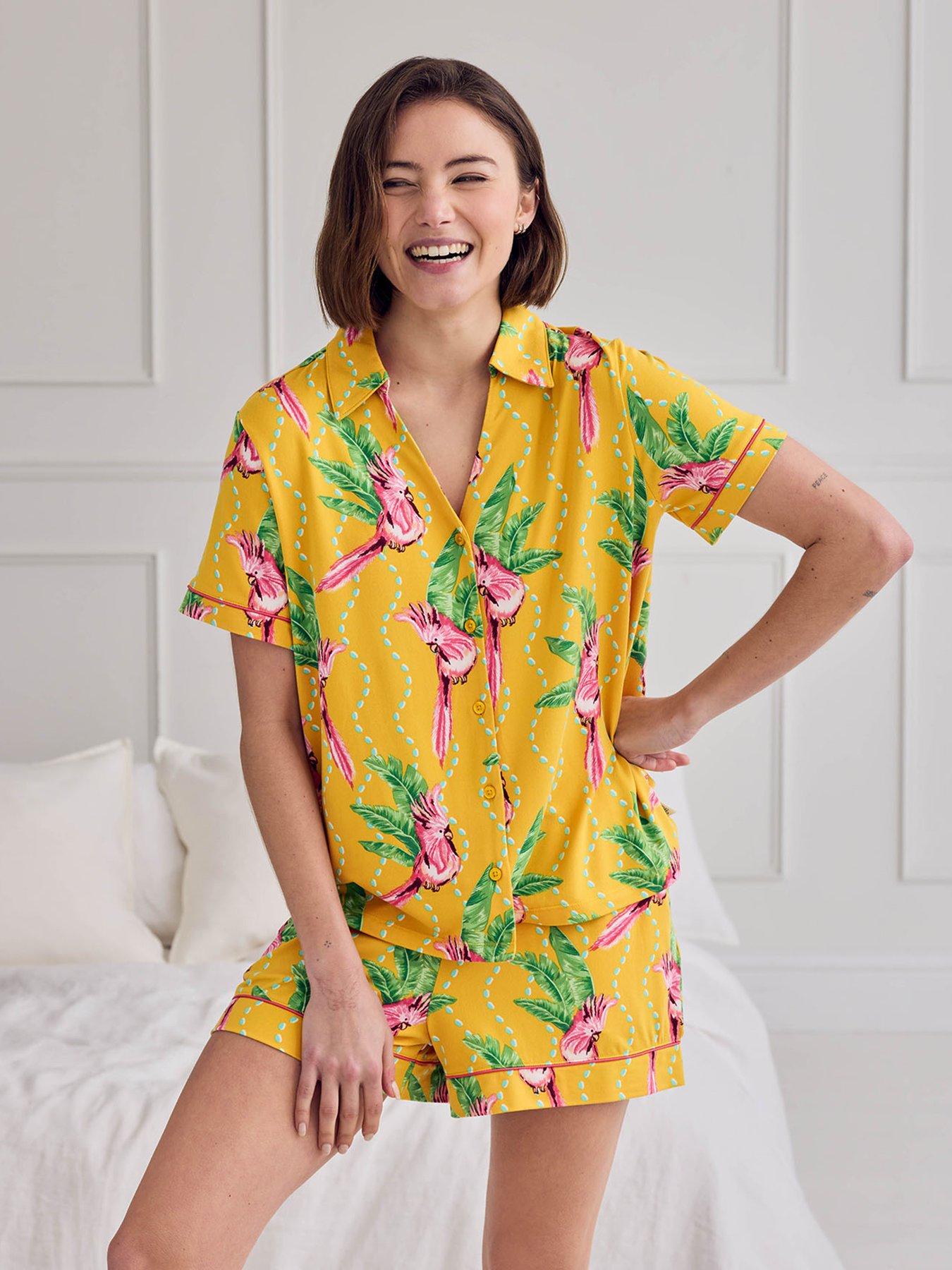 CHELSEA PEERS Parrot Wavy Stripe Print Short Pyjama Set - Orange