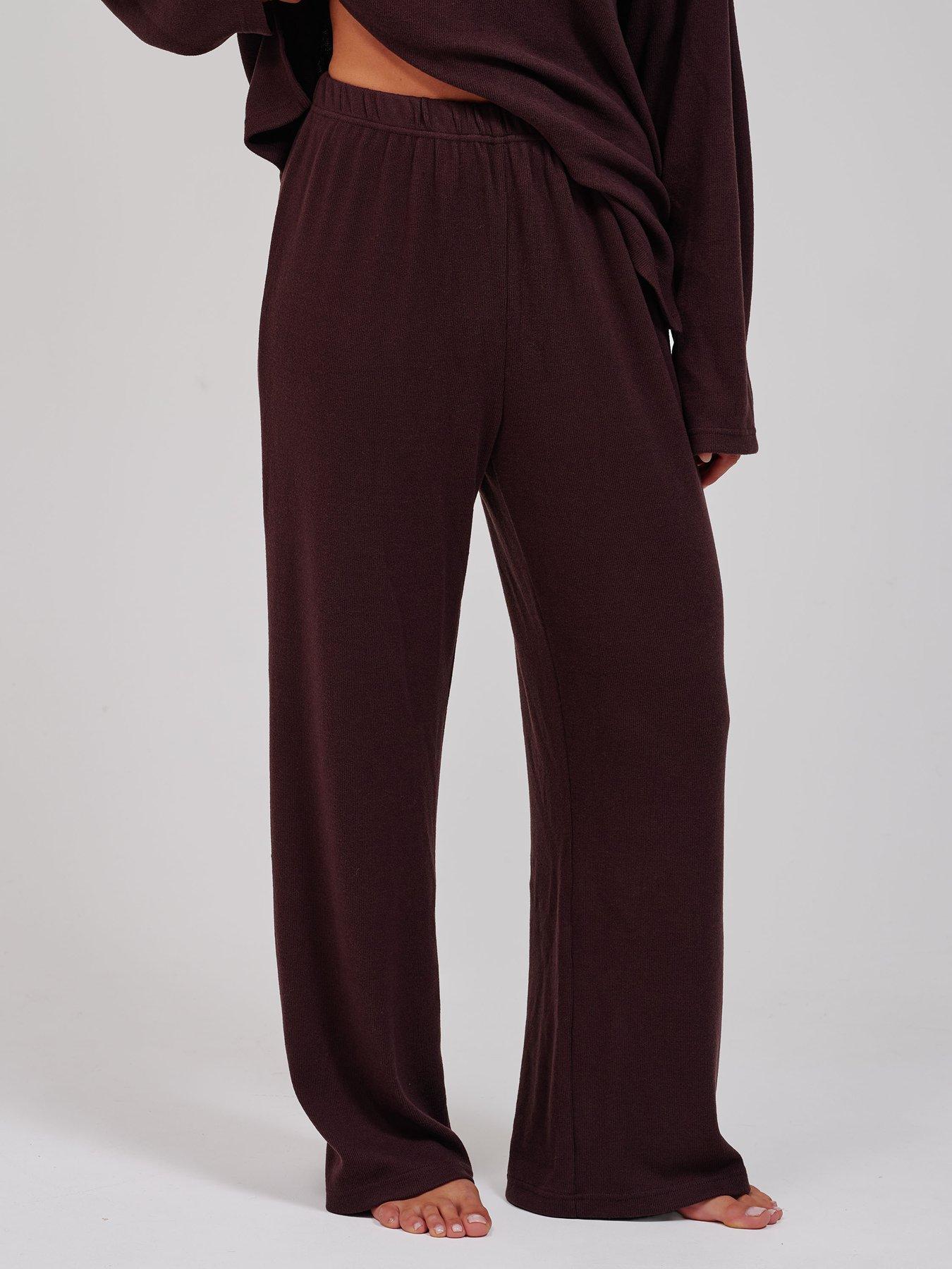 Image 6 of 6 of Loungeable Soft 1/4 Knit Top And Trouser Set - Dark Brown