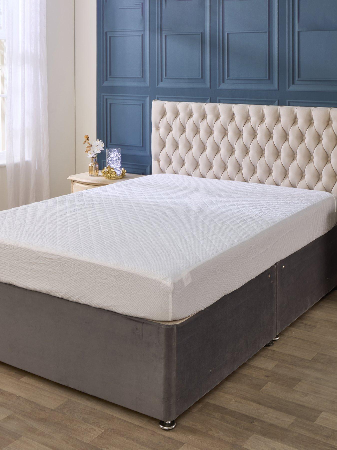 The Very Collection Luxury Waffle Mattress Protector Single