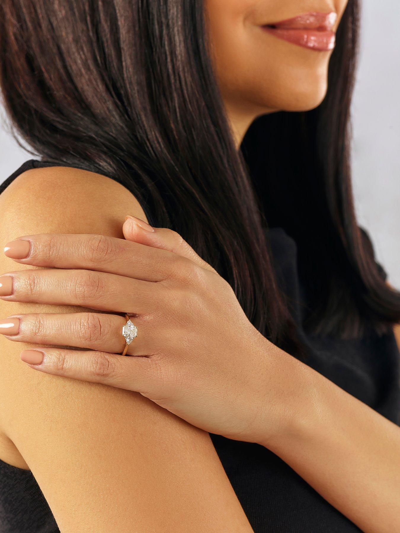 Image 5 of 7 of Harriet 14Ct Oval Trilogy Stone Set Shoulders 1.40Ct Lab Grown Diamond Ring - Gold