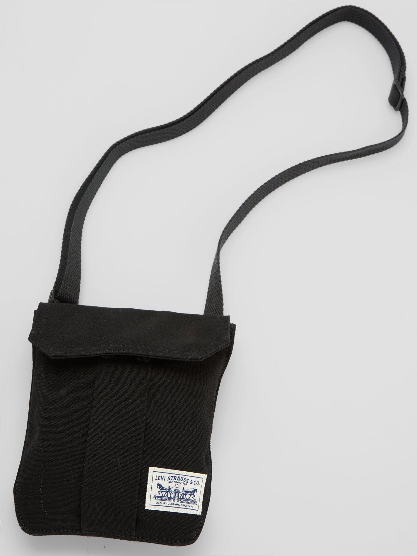 Image 5 of 6 of Levi's Dubcoe Crossbody Bag - Black