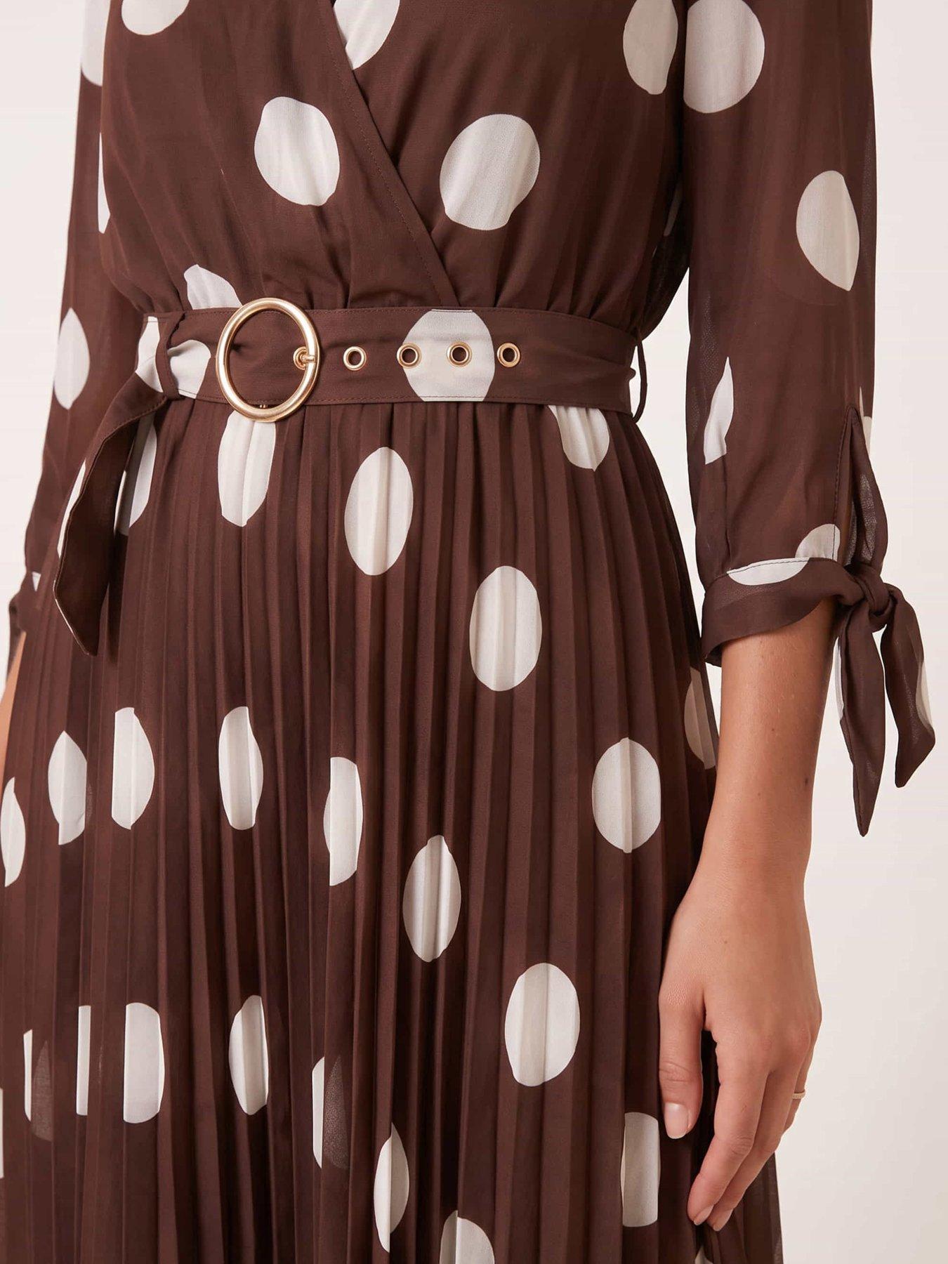 Image 4 of 4 of Style Cheat Spot Pleat Dress