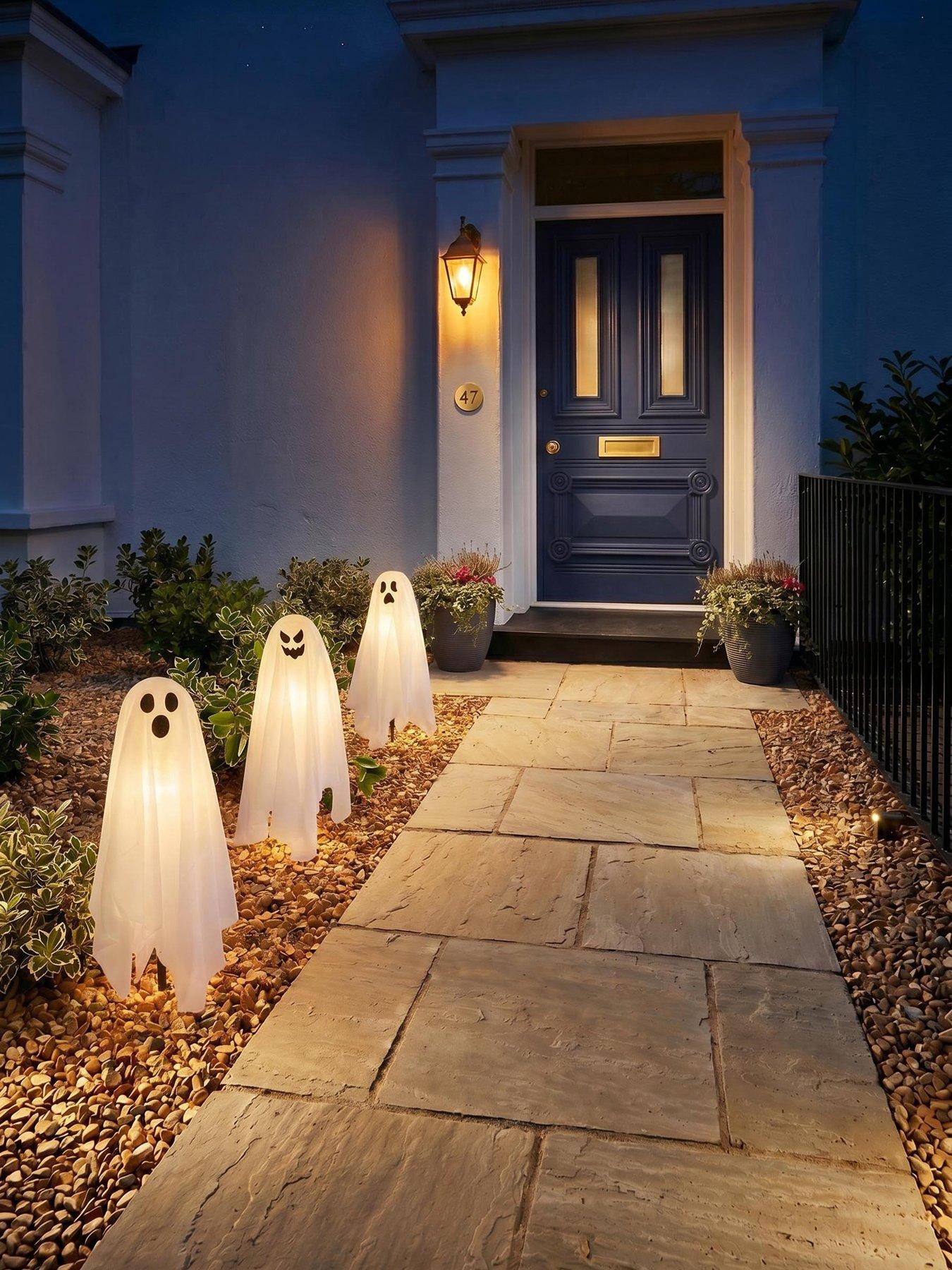 Image 1 of 7 of Smart Halloween 3 Ghost Stake Light Outdoor Halloween Decorations
