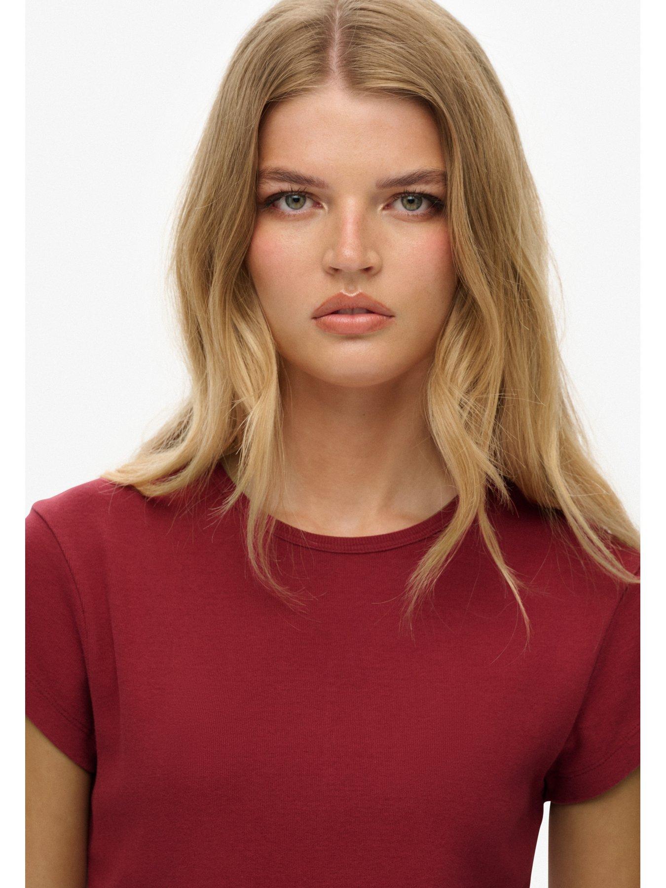 Image 4 of 6 of Superdry Athletic Essential Tee - Red