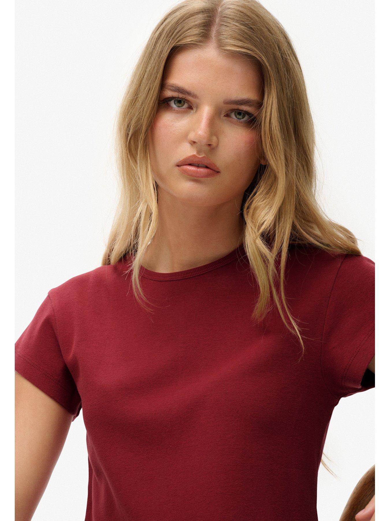 Image 5 of 6 of Superdry Athletic Essential Tee - Red