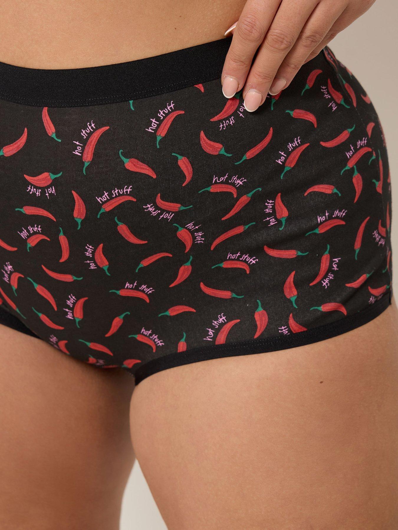 Image 4 of 5 of Yours Curve 5 Pack 'Hot Stuff' Chillies Shorts - Black