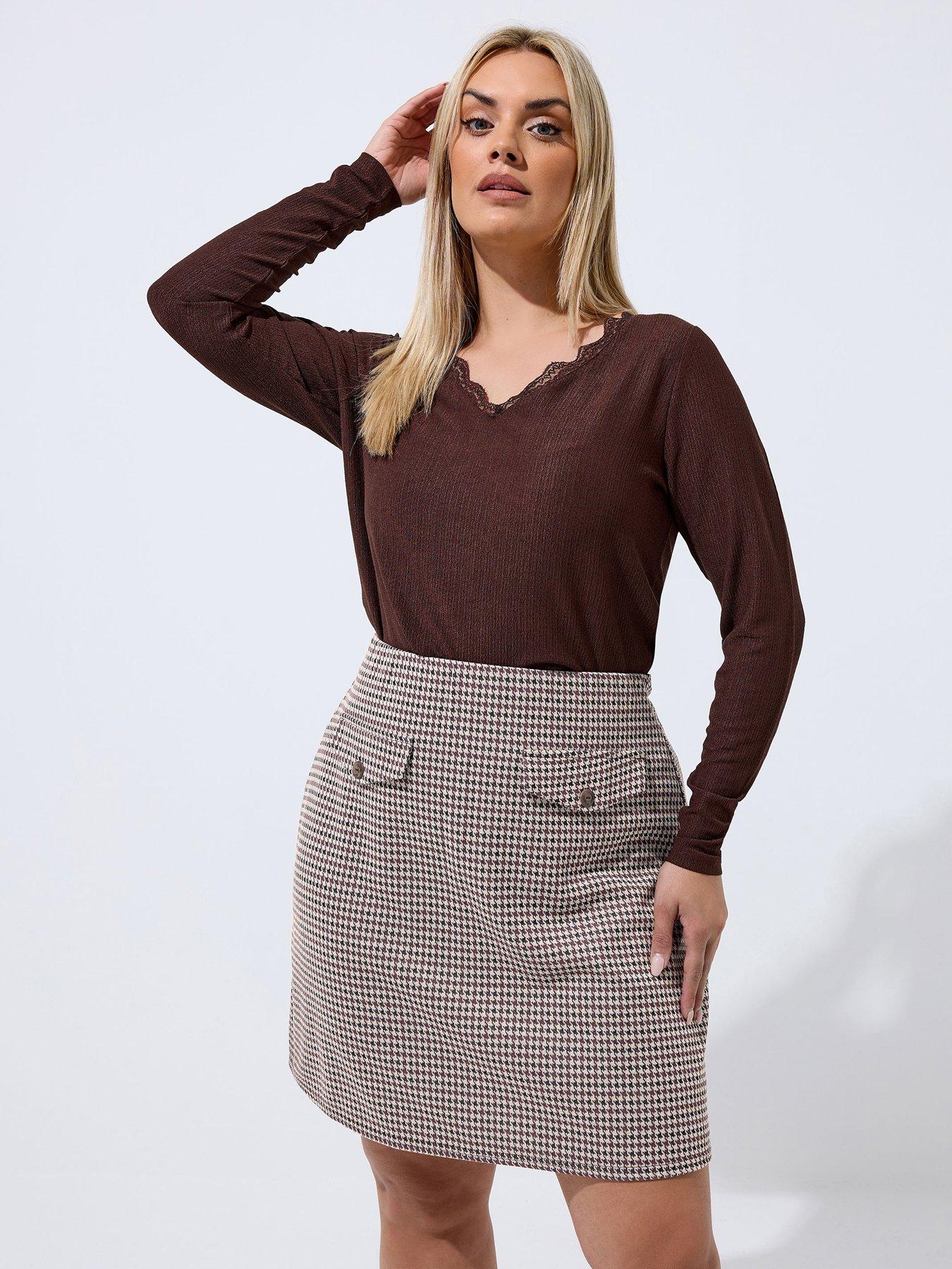 Image 1 of 5 of Yours Curve Jacquard Mini Skirt - Beige