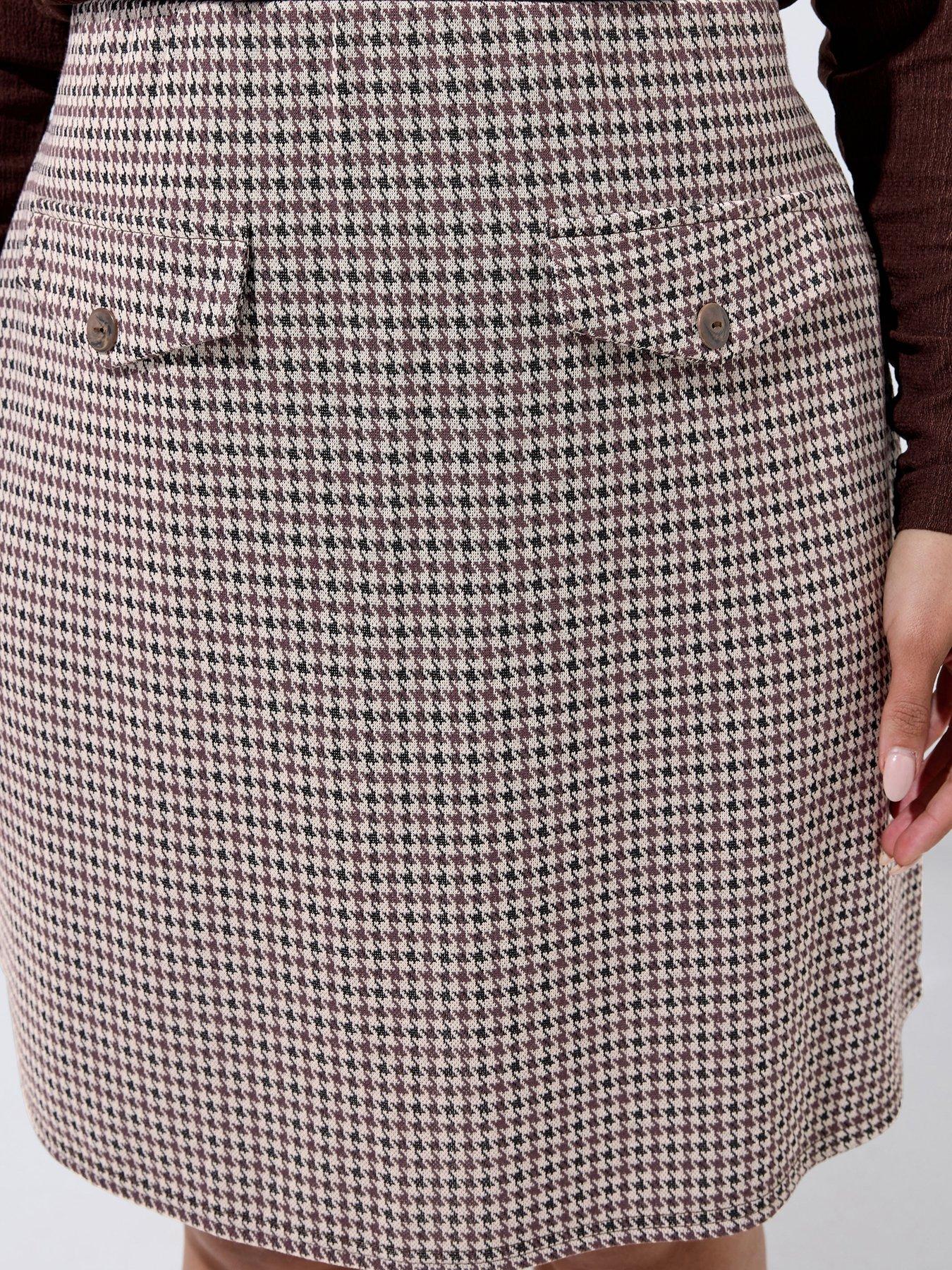 Image 4 of 5 of Yours Curve Jacquard Mini Skirt - Beige