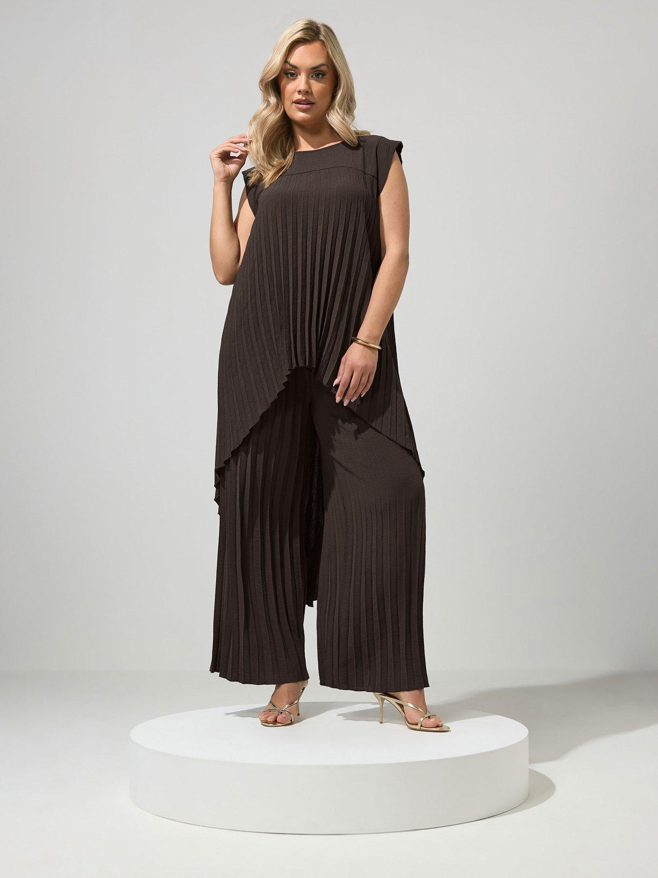 Image 3 of 4 of Yours Curve Pleat Detail Top &amp; Trousers Set