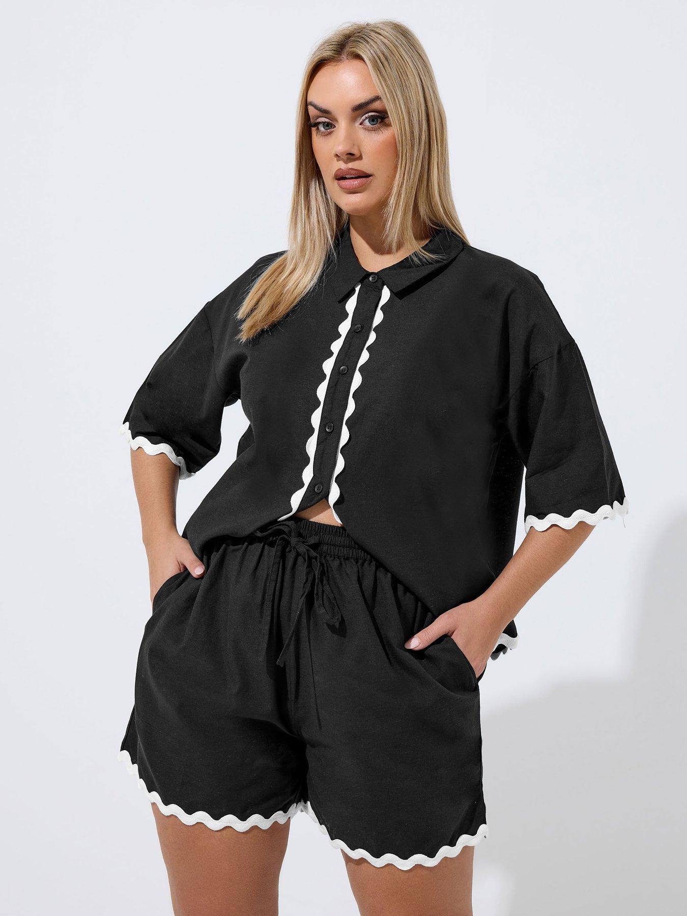 Yours Curve Scallop Shorts - Black