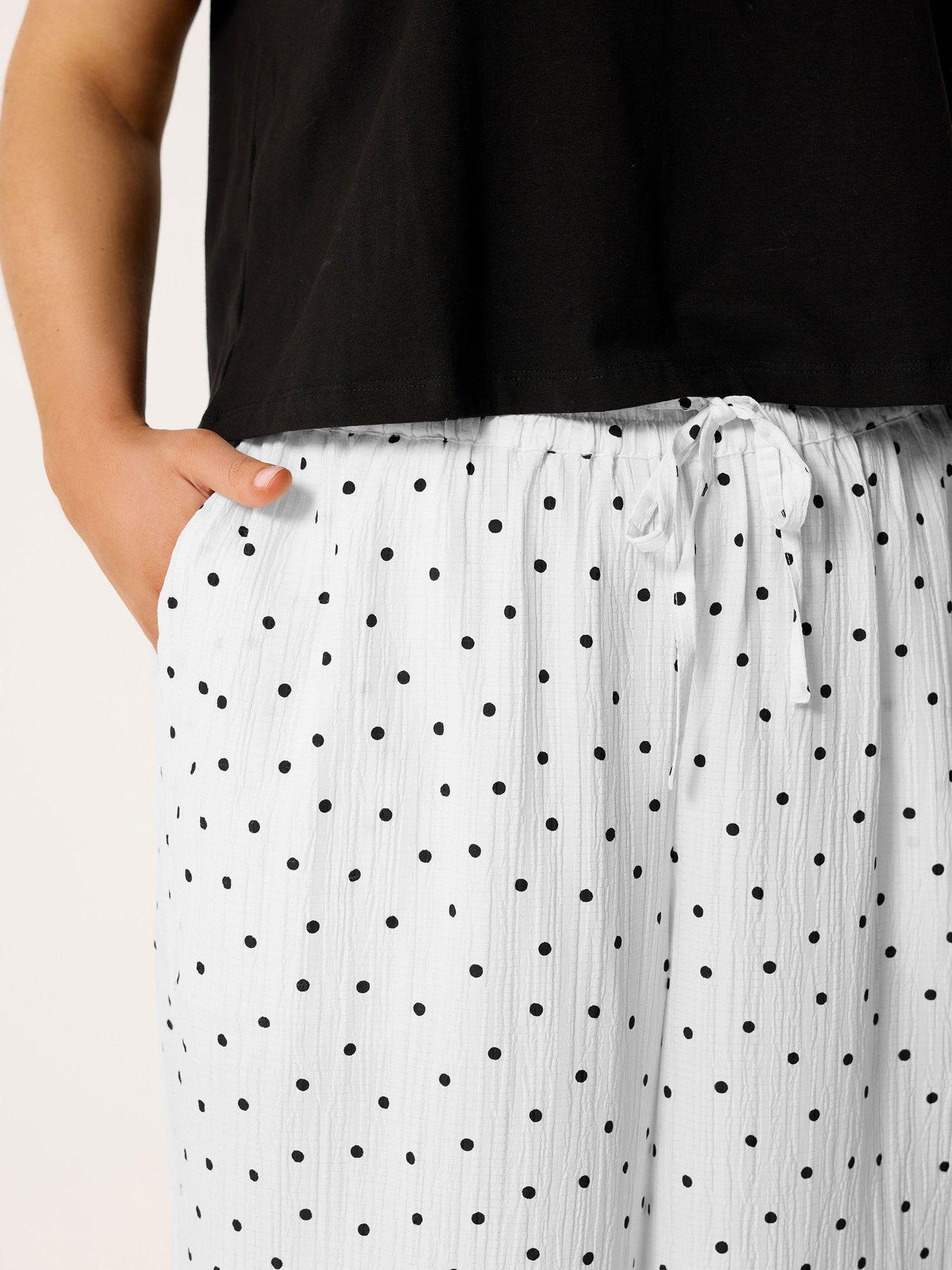 Image 4 of 5 of Yours Curve Polkadot Print Woven Culotte - White