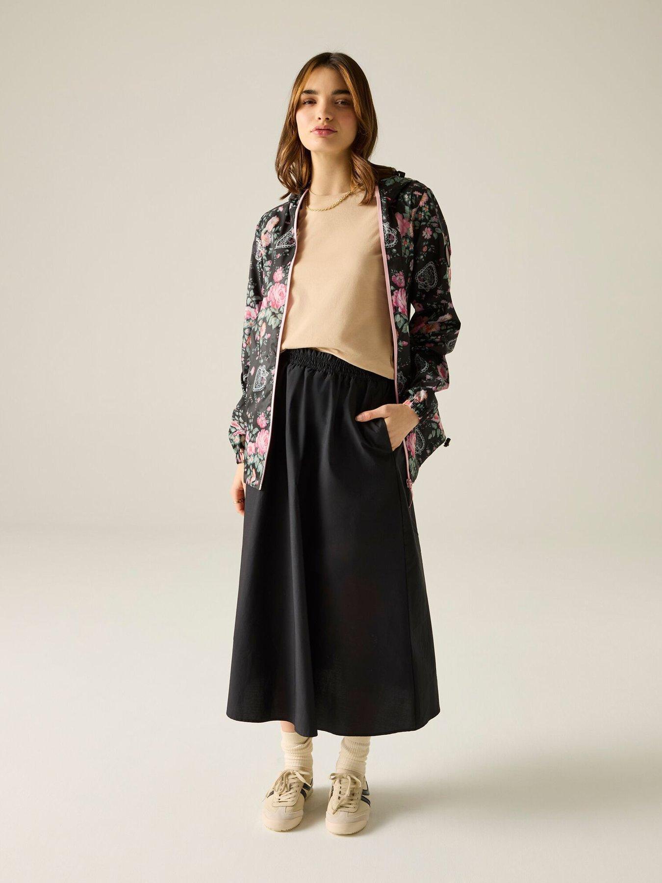 Image 3 of 7 of Regatta Ladies Cath Kidston Pack It Jacket - Black Hackney Rose