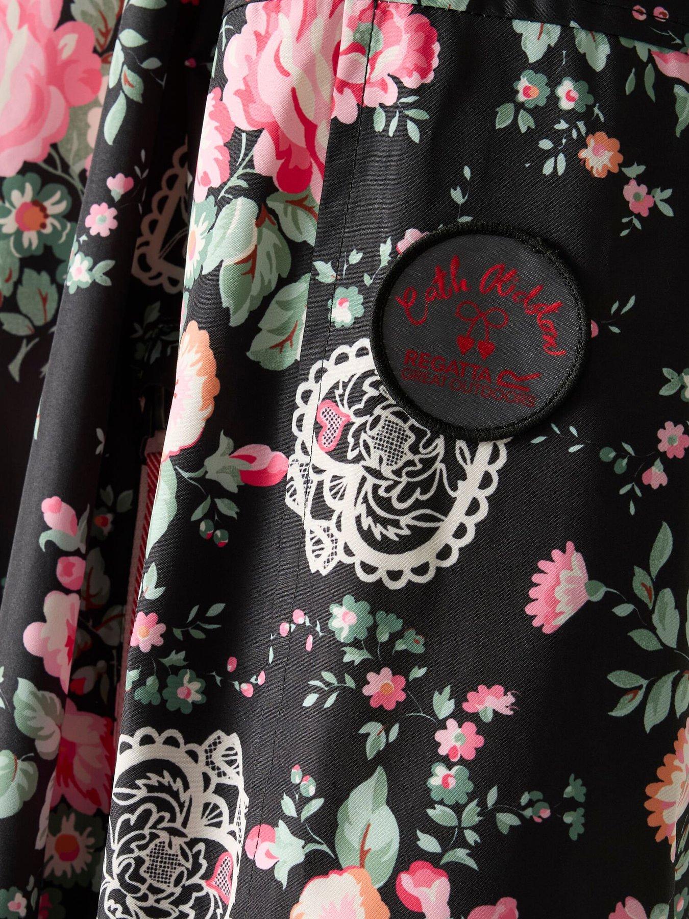 Image 6 of 7 of Regatta Ladies Cath Kidston Changing Robe - Black Hackney Rose