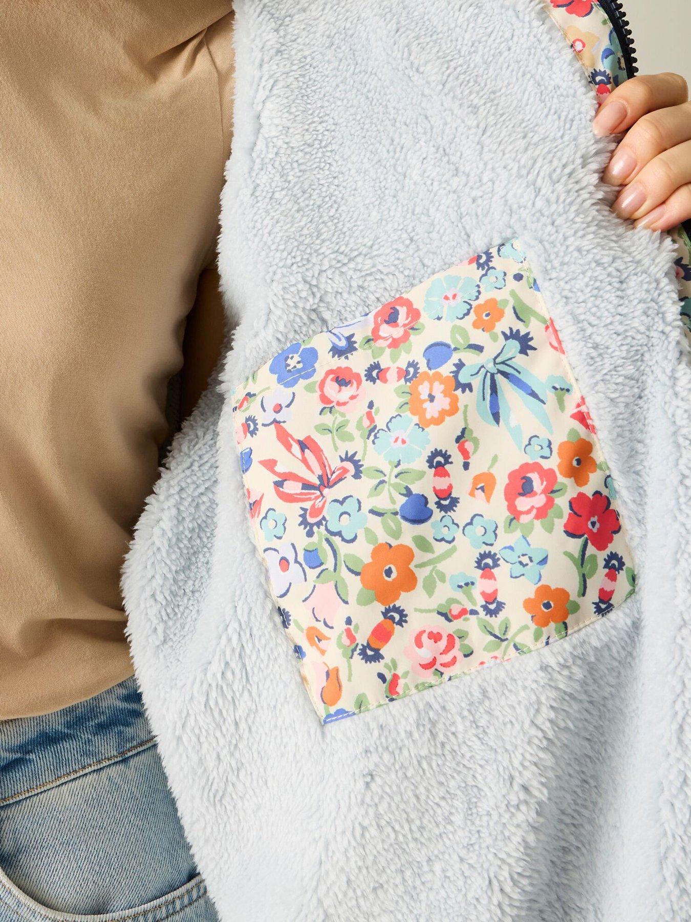 Image 4 of 7 of Regatta Ladies Cath Kidston Changing Robe - Cream Harmony Ditsy