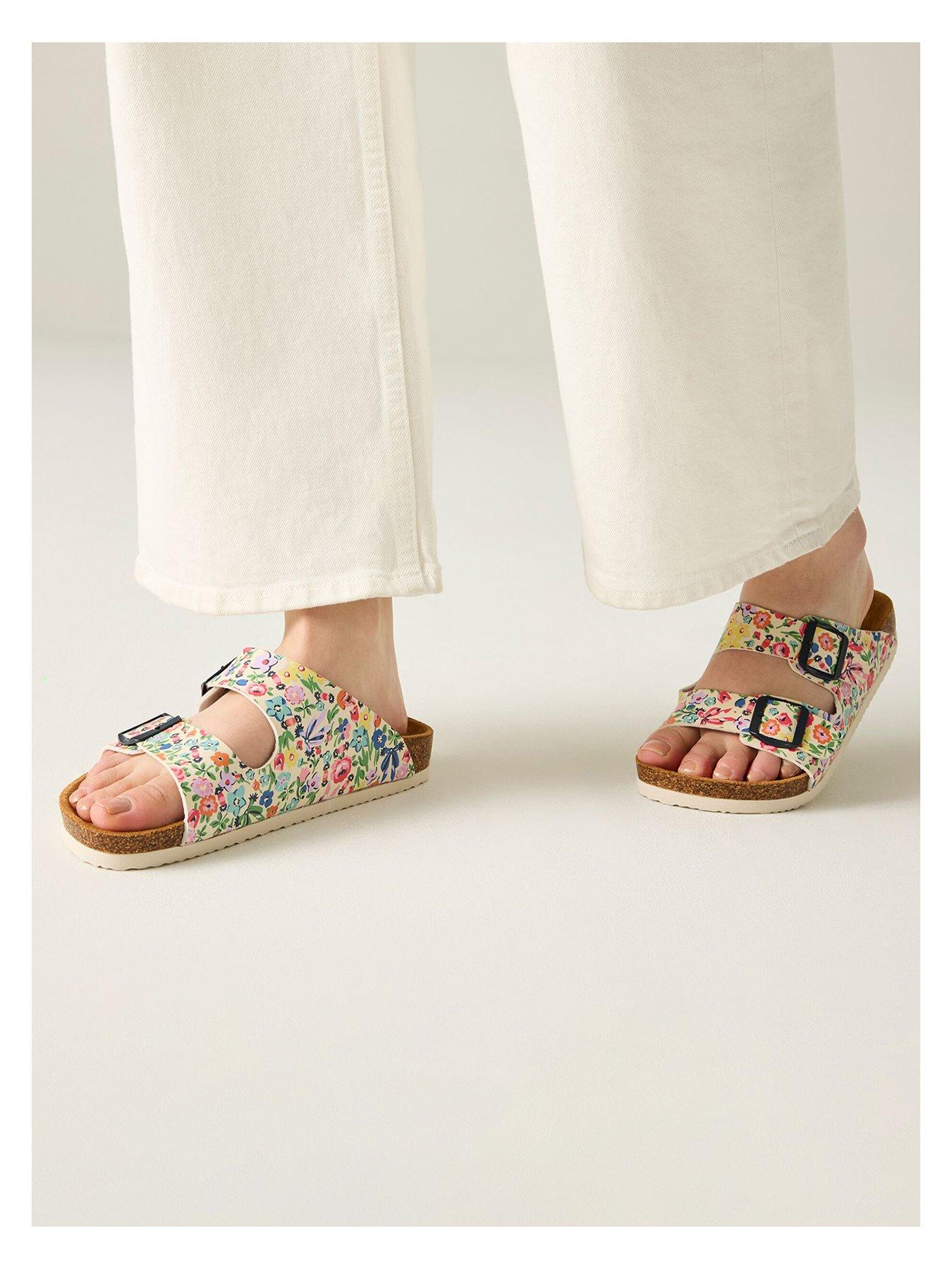 Image 5 of 6 of Regatta Ladiesd Cath Kidston 2 Strap Sandal - Cream Harmony Ditsy