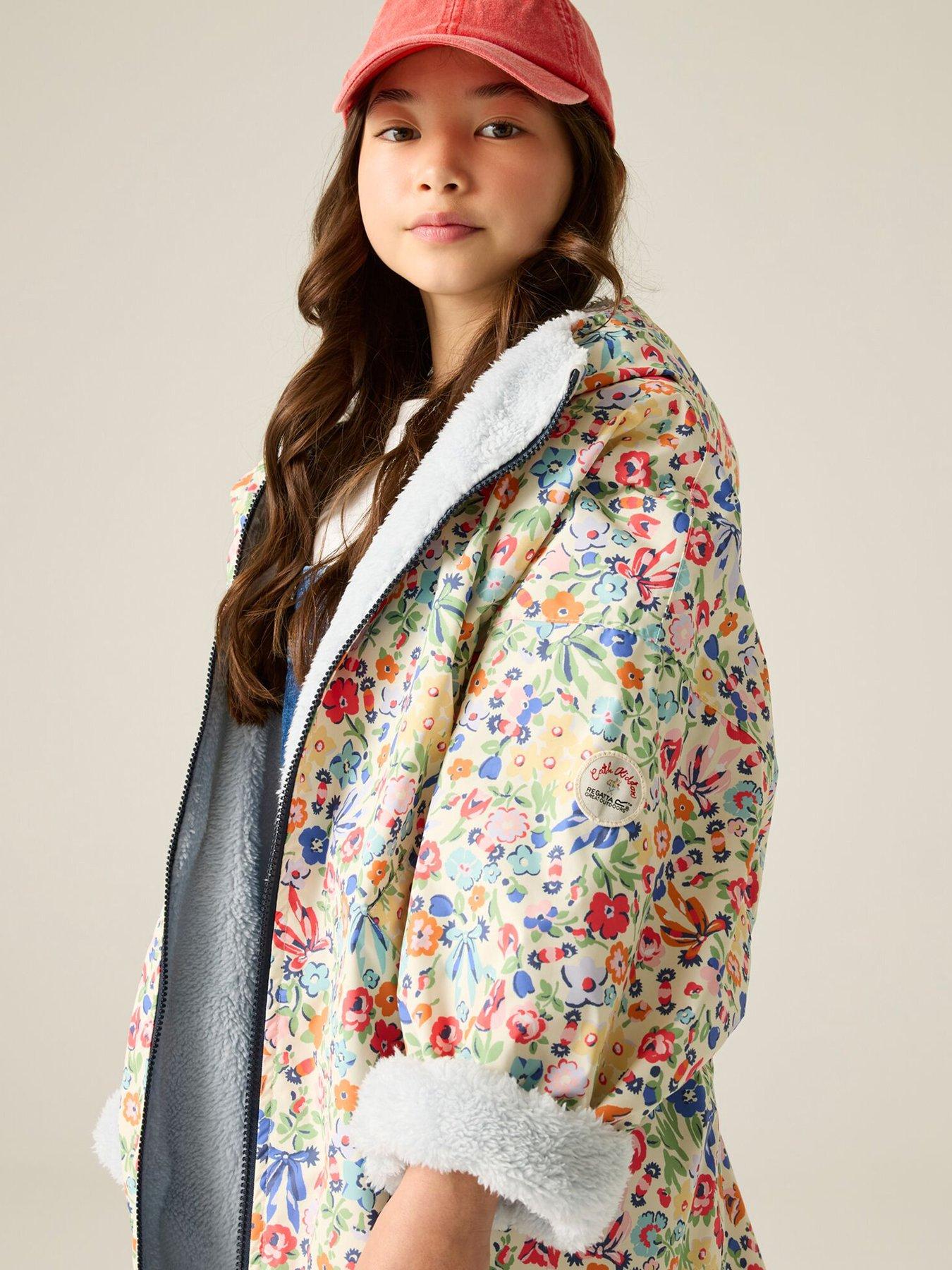 Image 4 of 7 of Regatta Girls Cath Kidston Junior Changing Robe - Cream Harmony Ditsy