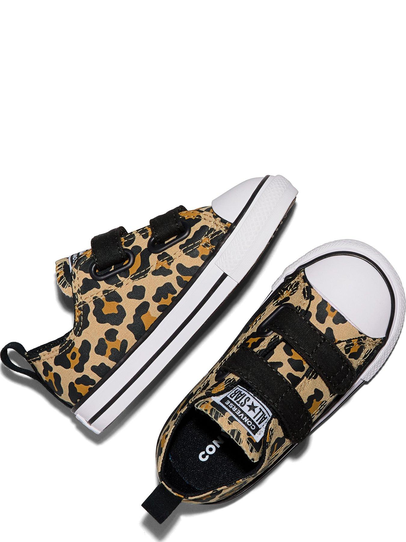 Image 4 of 5 of Converse Infant Leopard Chuck Taylor All Star 2V Trainers - Brown
