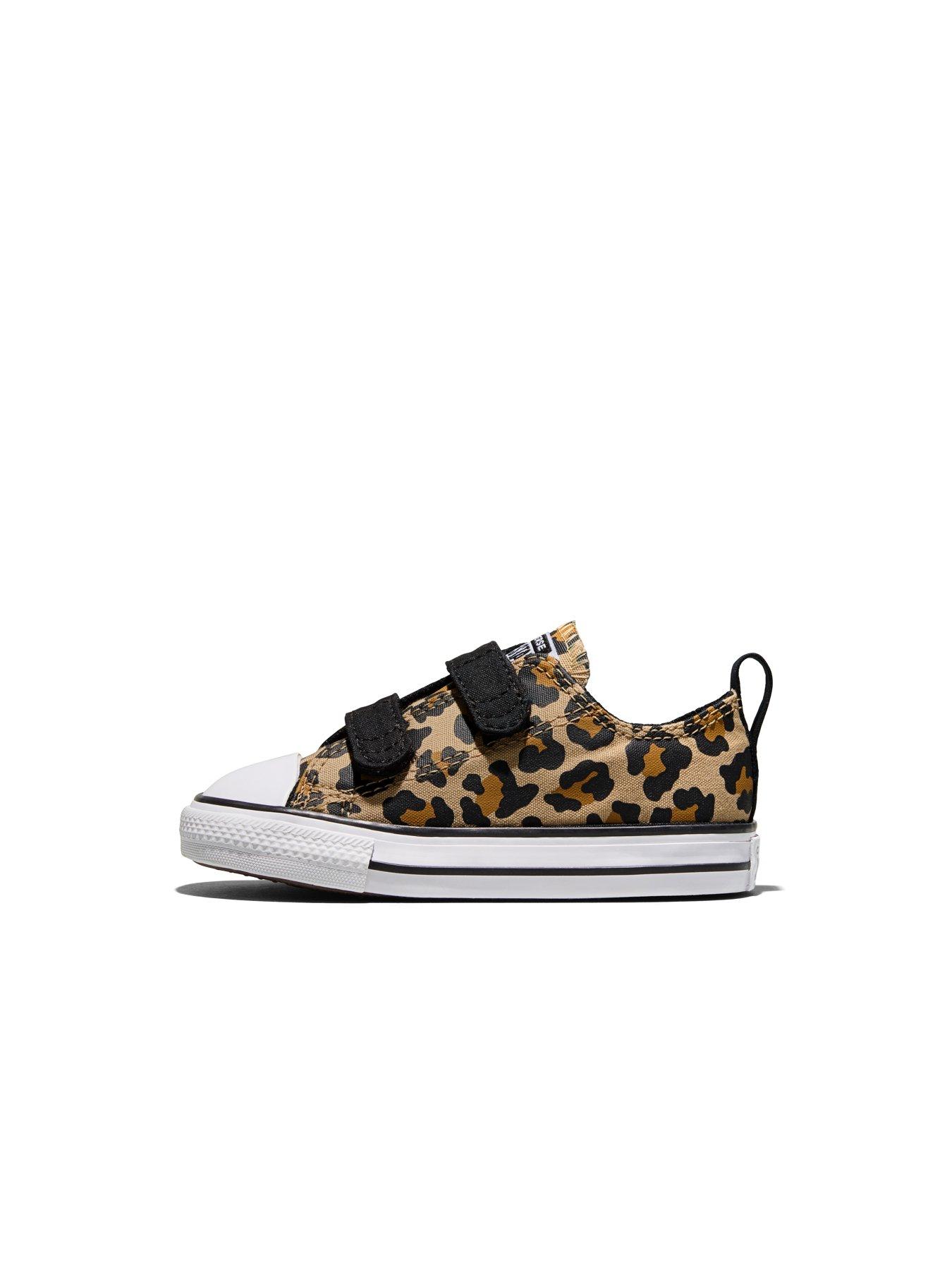 Image 5 of 5 of Converse Infant Leopard Chuck Taylor All Star 2V Trainers - Brown