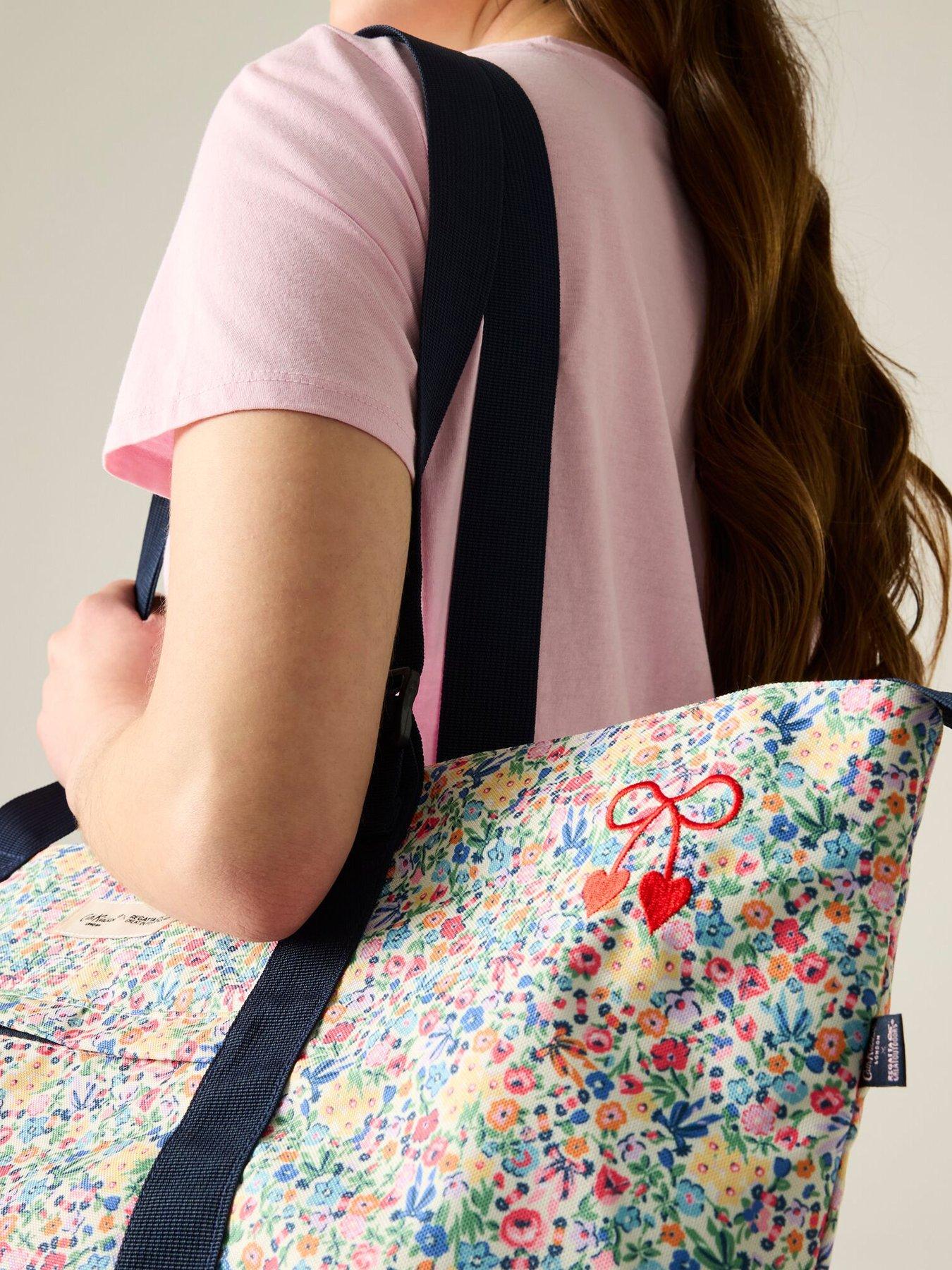 Image 4 of 8 of Regatta Cath Kidston Boulder Tote