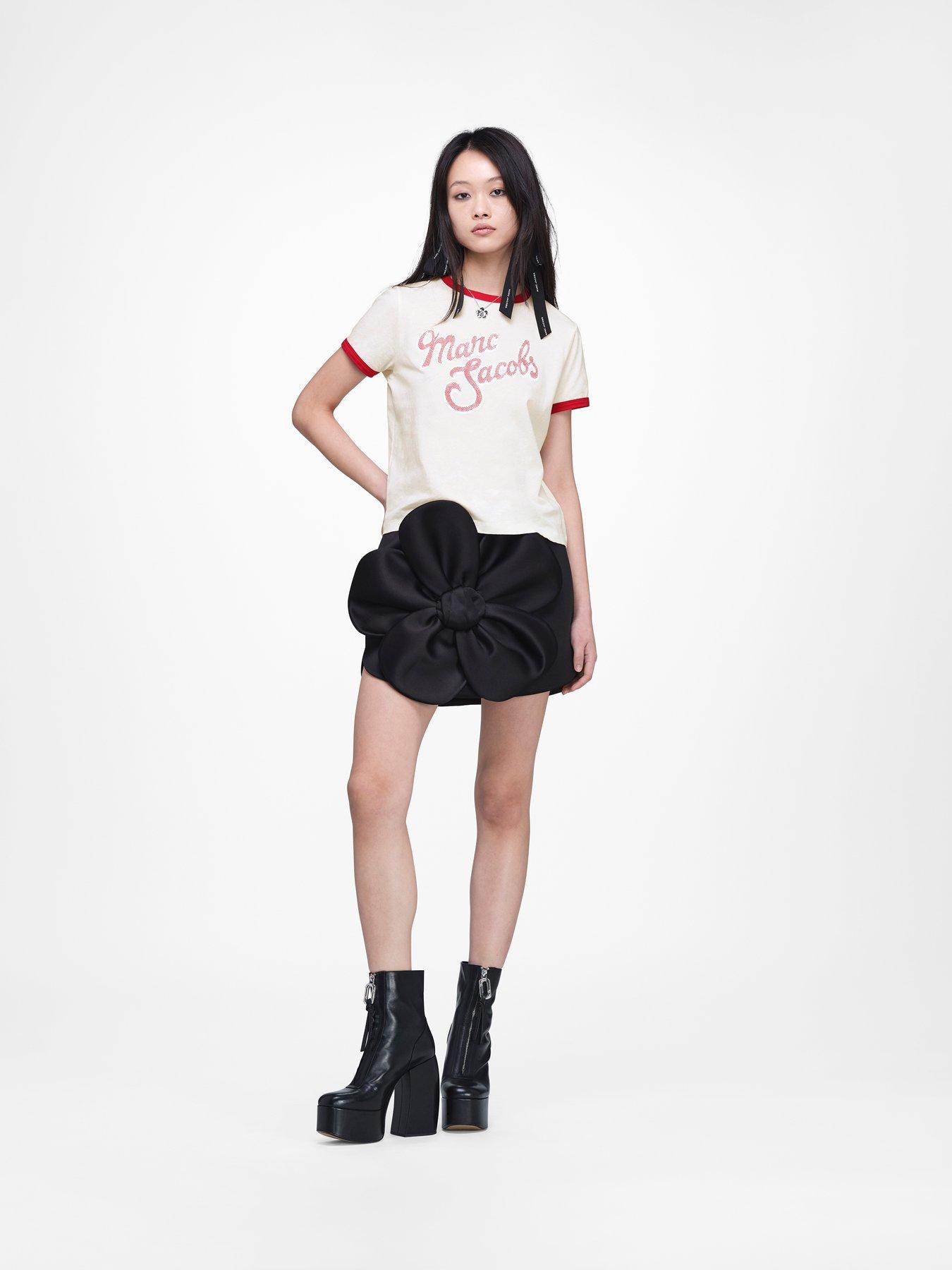 Image 3 of 5 of MARC JACOBS Logo Ringer Femme Tee - White