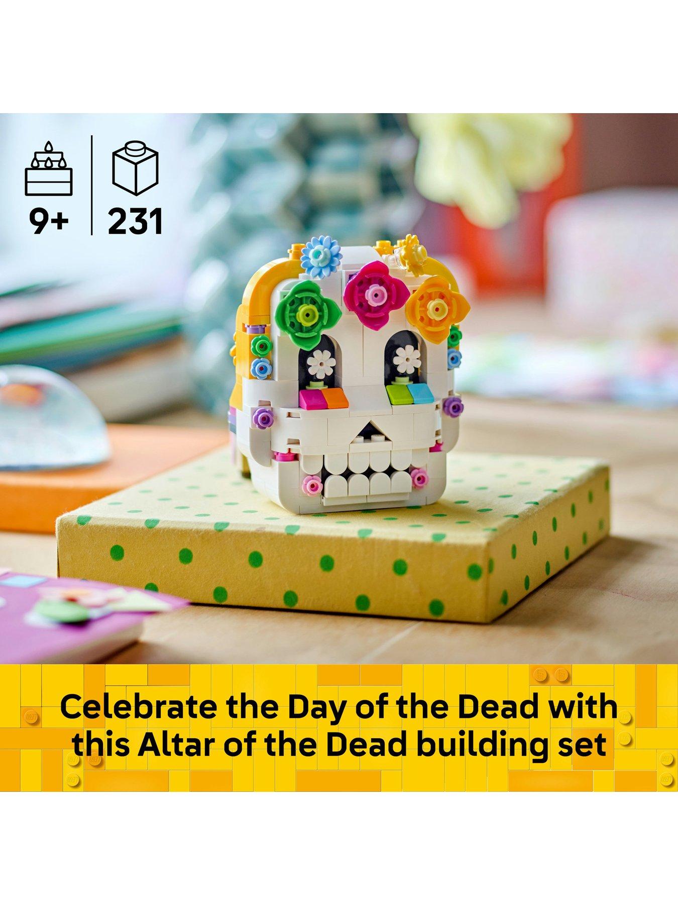 Image 2 of 7 of LEGO Altar of the Dead D&iacute;a De Los Muertos Skull Decor 40811