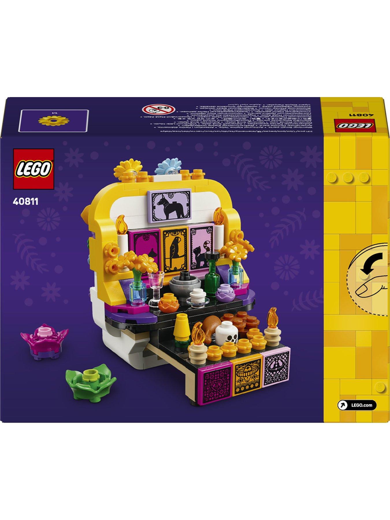 Image 7 of 7 of LEGO Altar of the Dead D&iacute;a De Los Muertos Skull Decor 40811