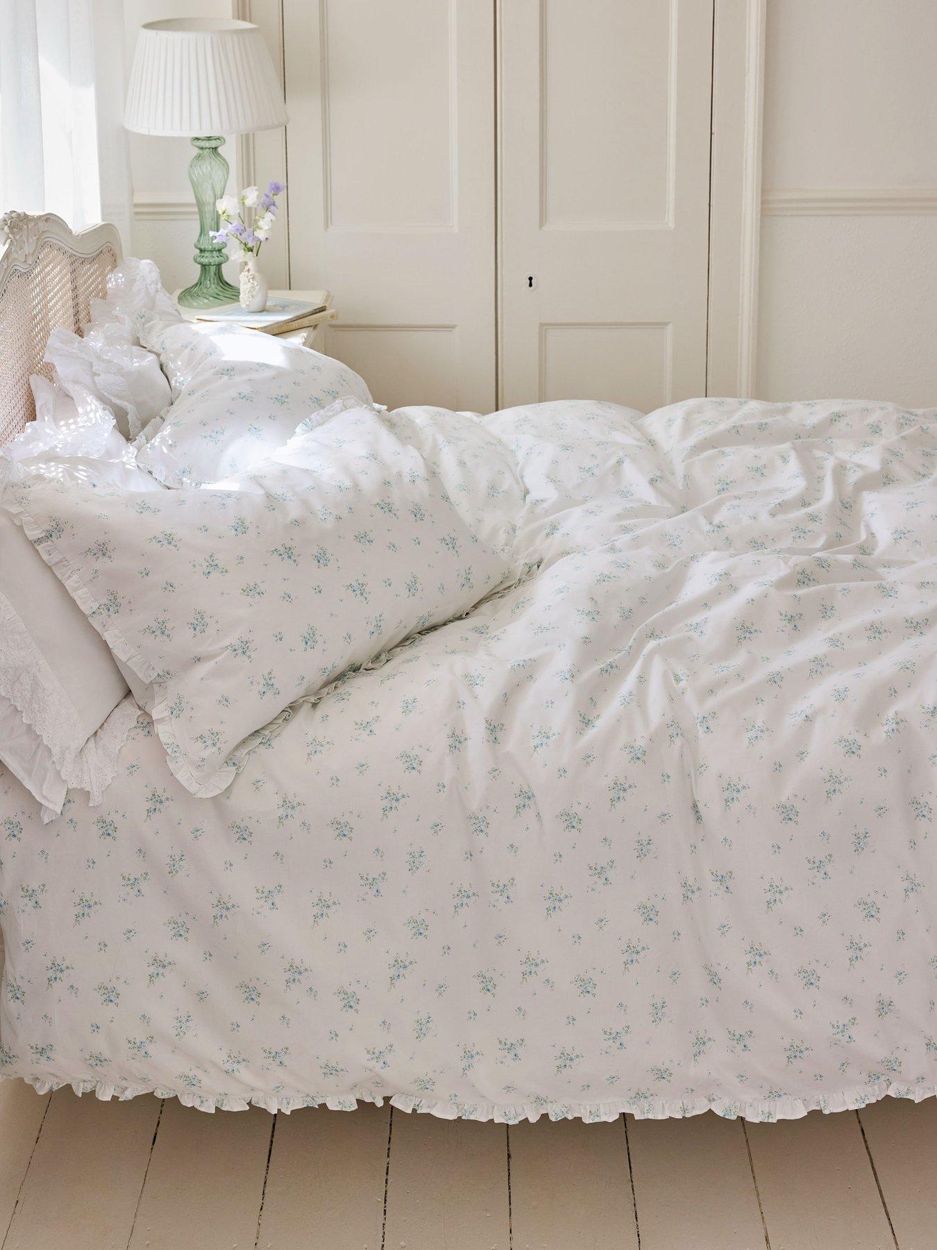 Shabby Chic Rosabelle Quilt Set White & Blue