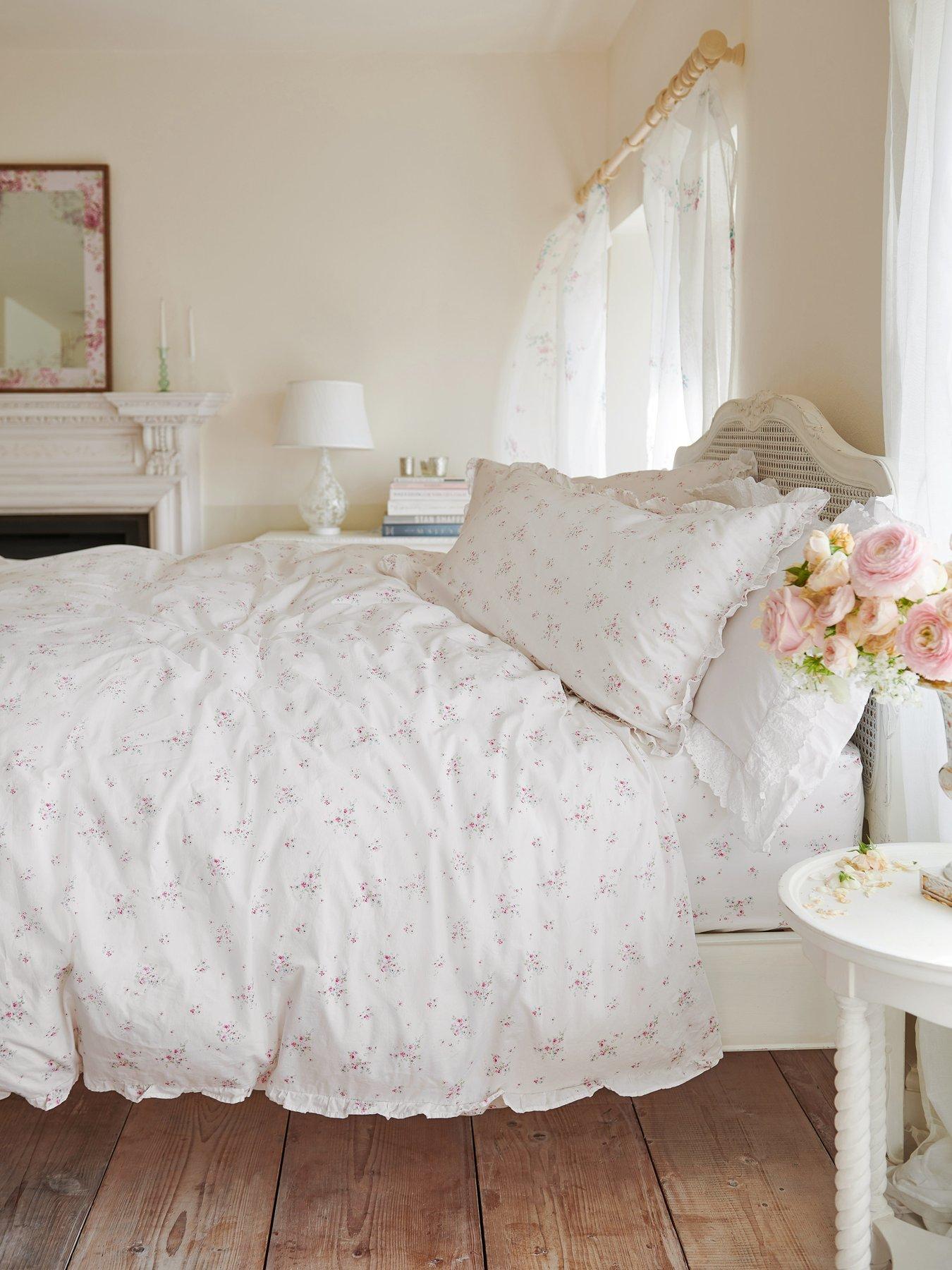 Shabby Chic Rosabelle Quilt Set White  &  Pink