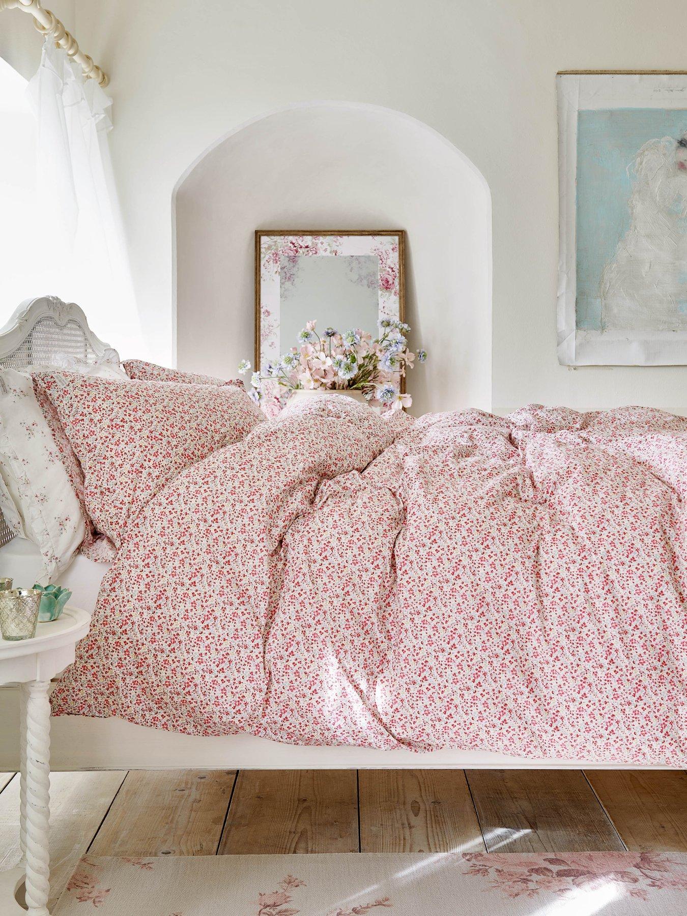 Shabby Chic Vintage Ditsy Quilt Set