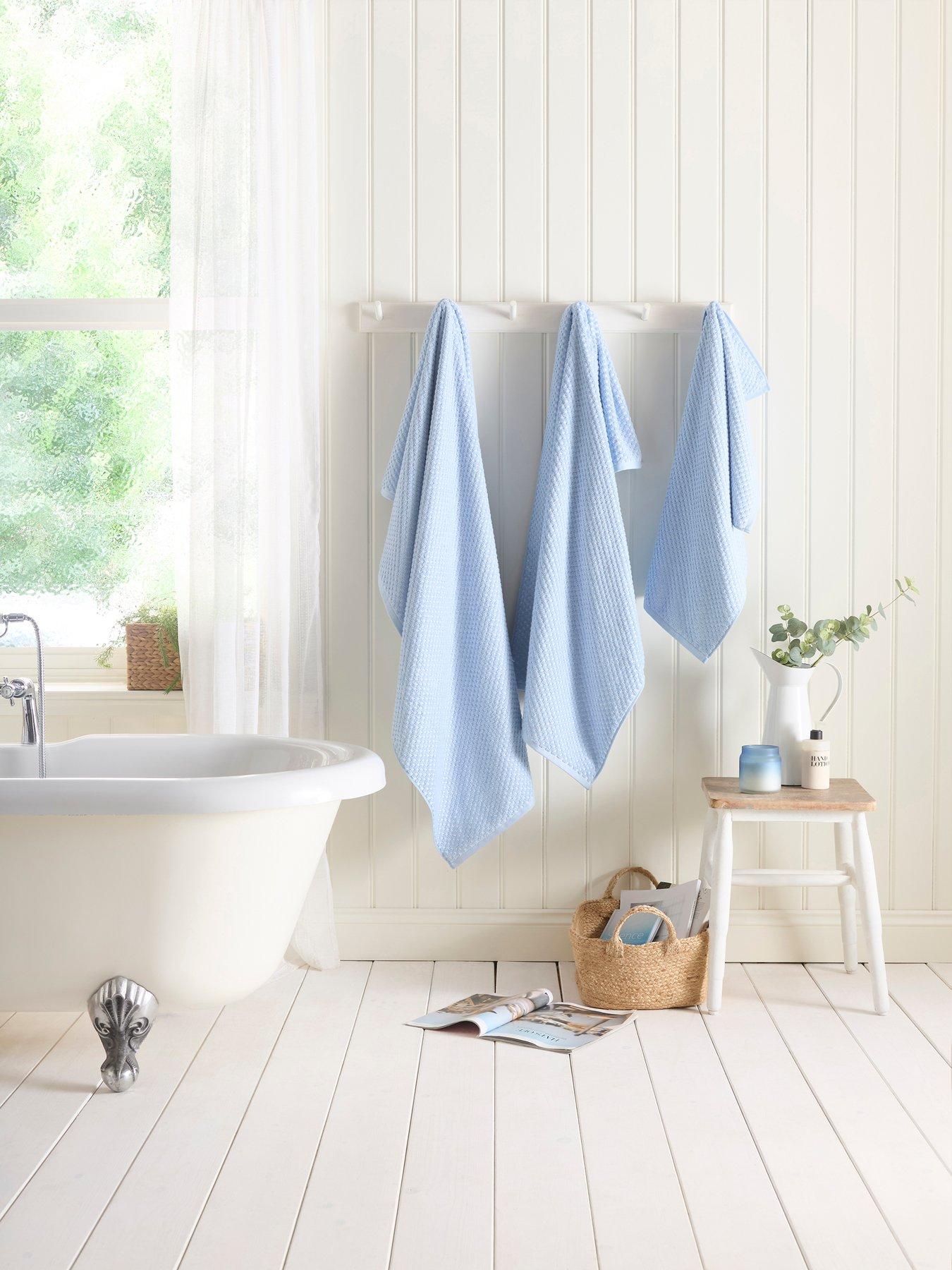 Image 3 of 4 of Dreams & Drapes Popcorn Check Towel Collection Blue