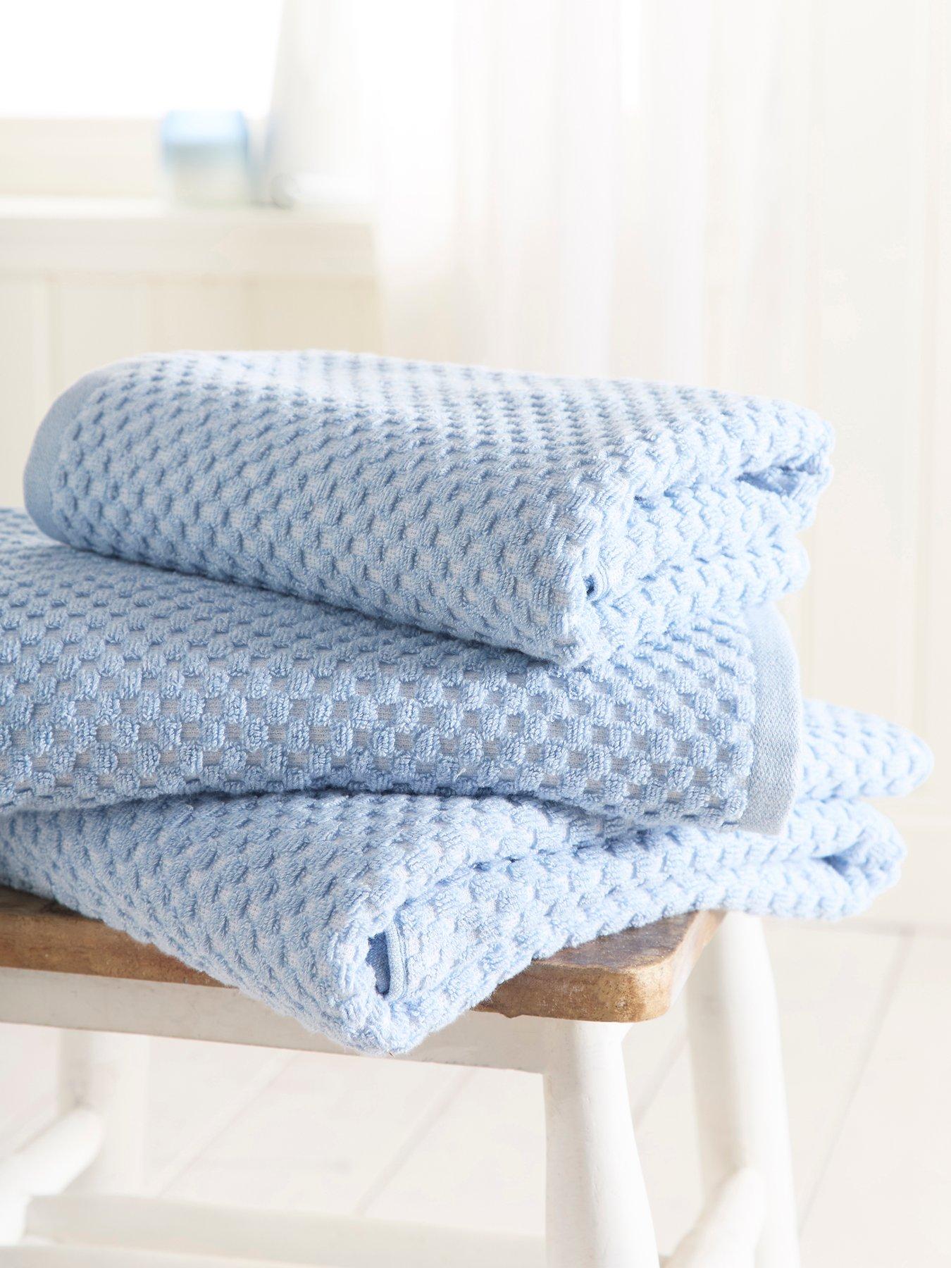Image 4 of 4 of Dreams & Drapes Popcorn Check Towel Collection Blue