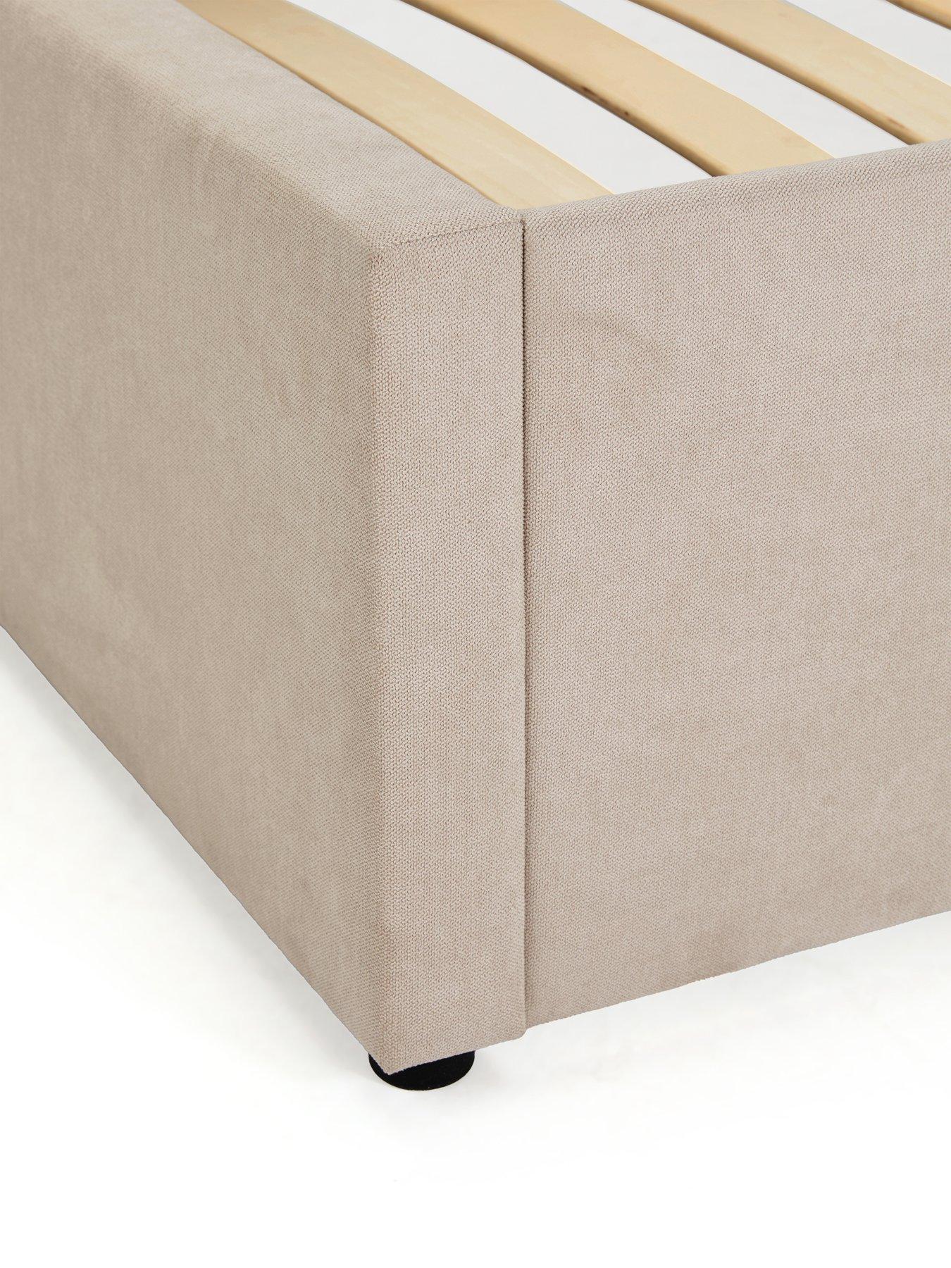 Image 4 of 7 of The Very Collection Cabo Connect Day Bed