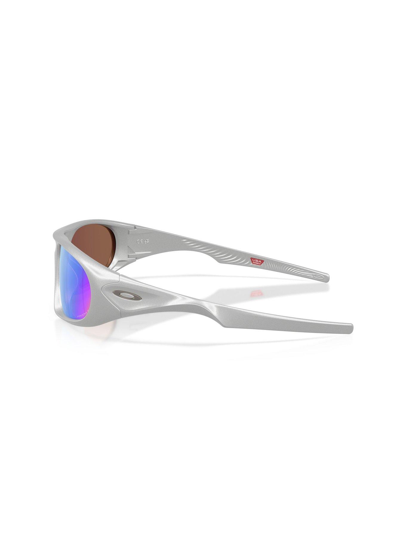 Oakley 0Oo9528 Rectangular Sunglasses - Silver | Very
