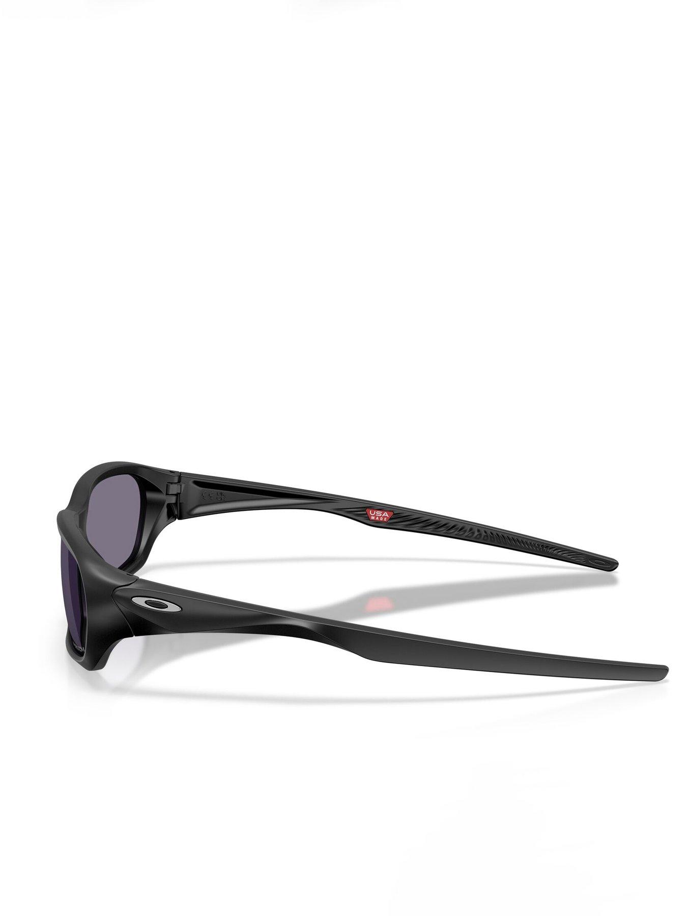 Image 3 of 5 of Oakley OAKLEY 0OO9530 Rectangular Sunglasses