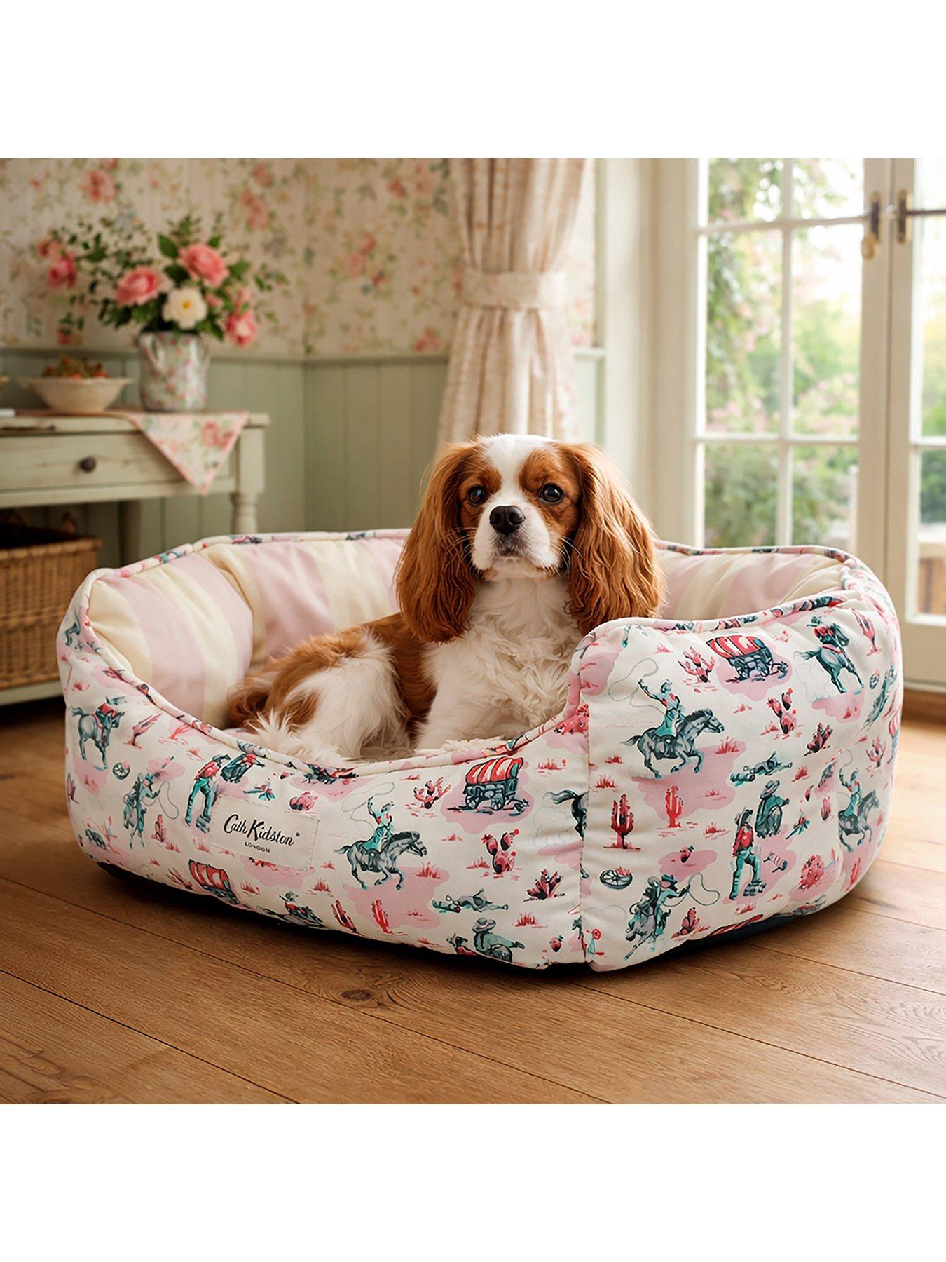 Image 4 of 5 of Cath Kidston Cowgirl Scallop Bed Small/Medium