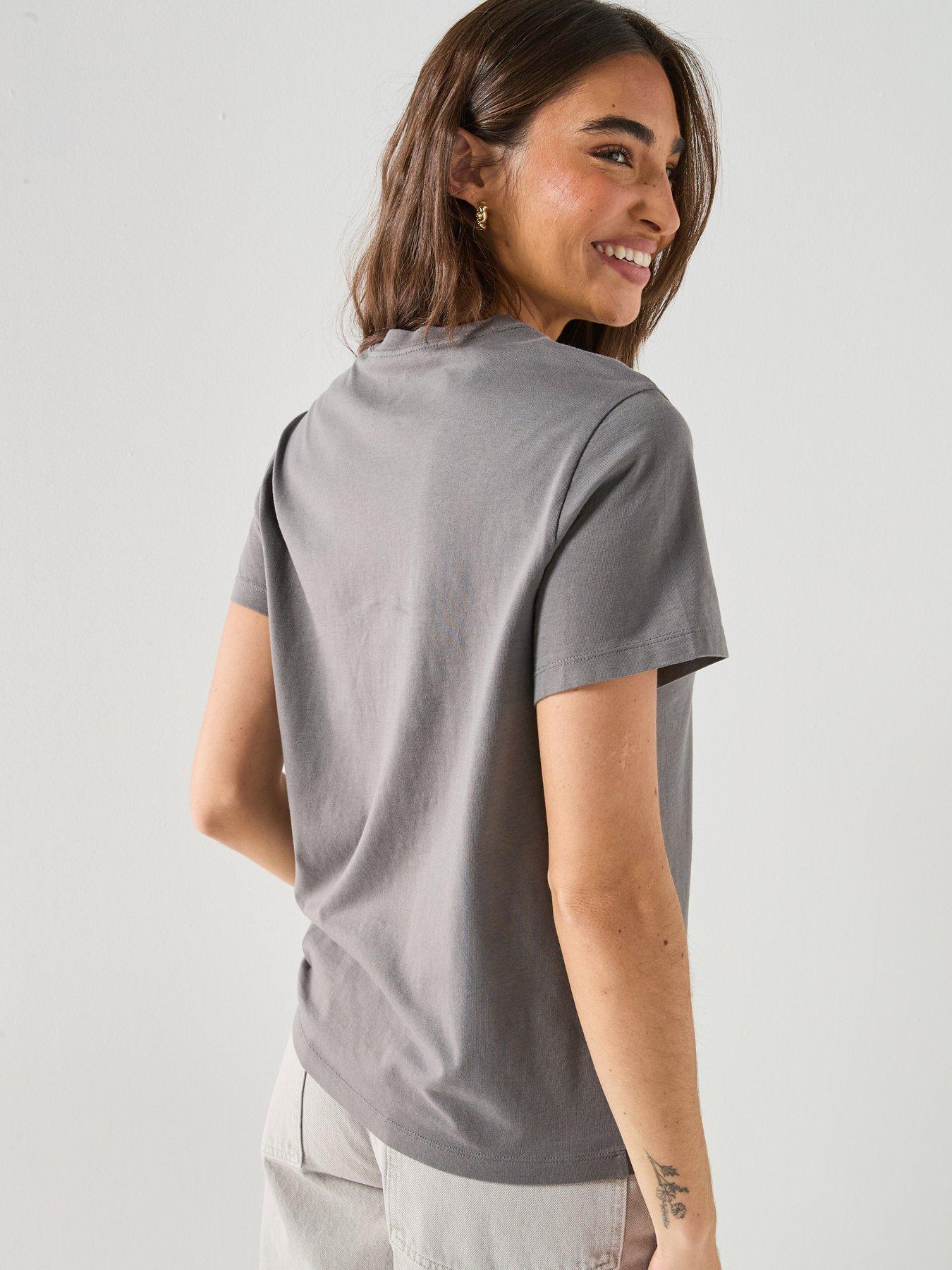 Image 2 of 6 of Levi's Gr Favorite Tee