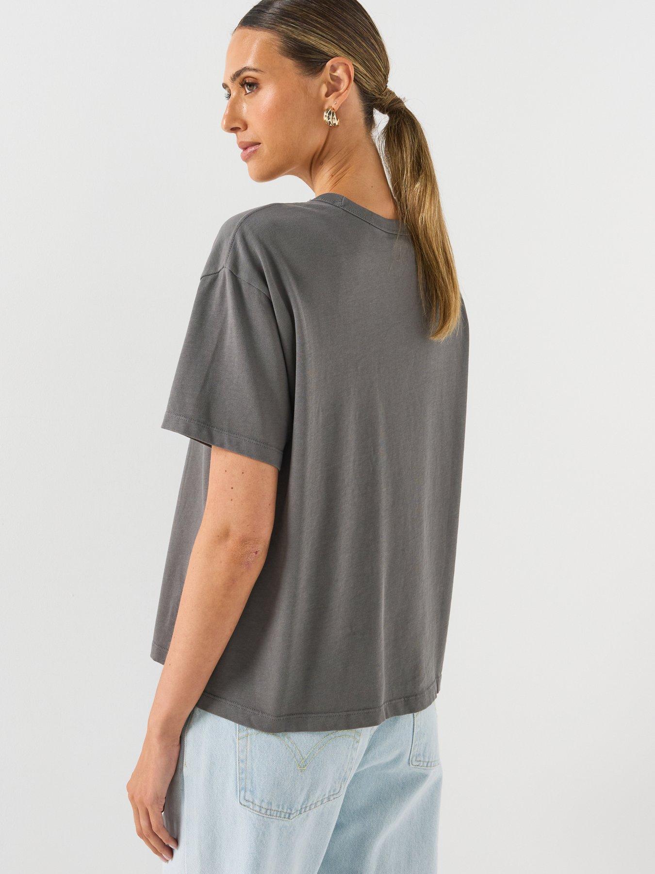 Image 2 of 6 of Levi's Graphic Vintage Tee - Blue
