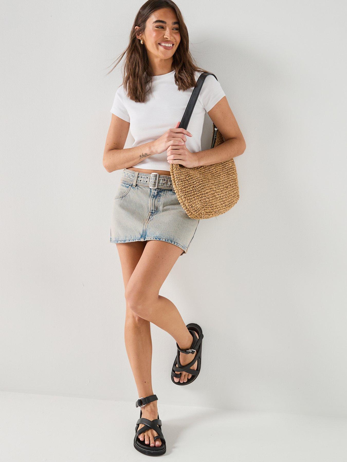 Image 3 of 5 of Levi's Essential Baby Tee - White