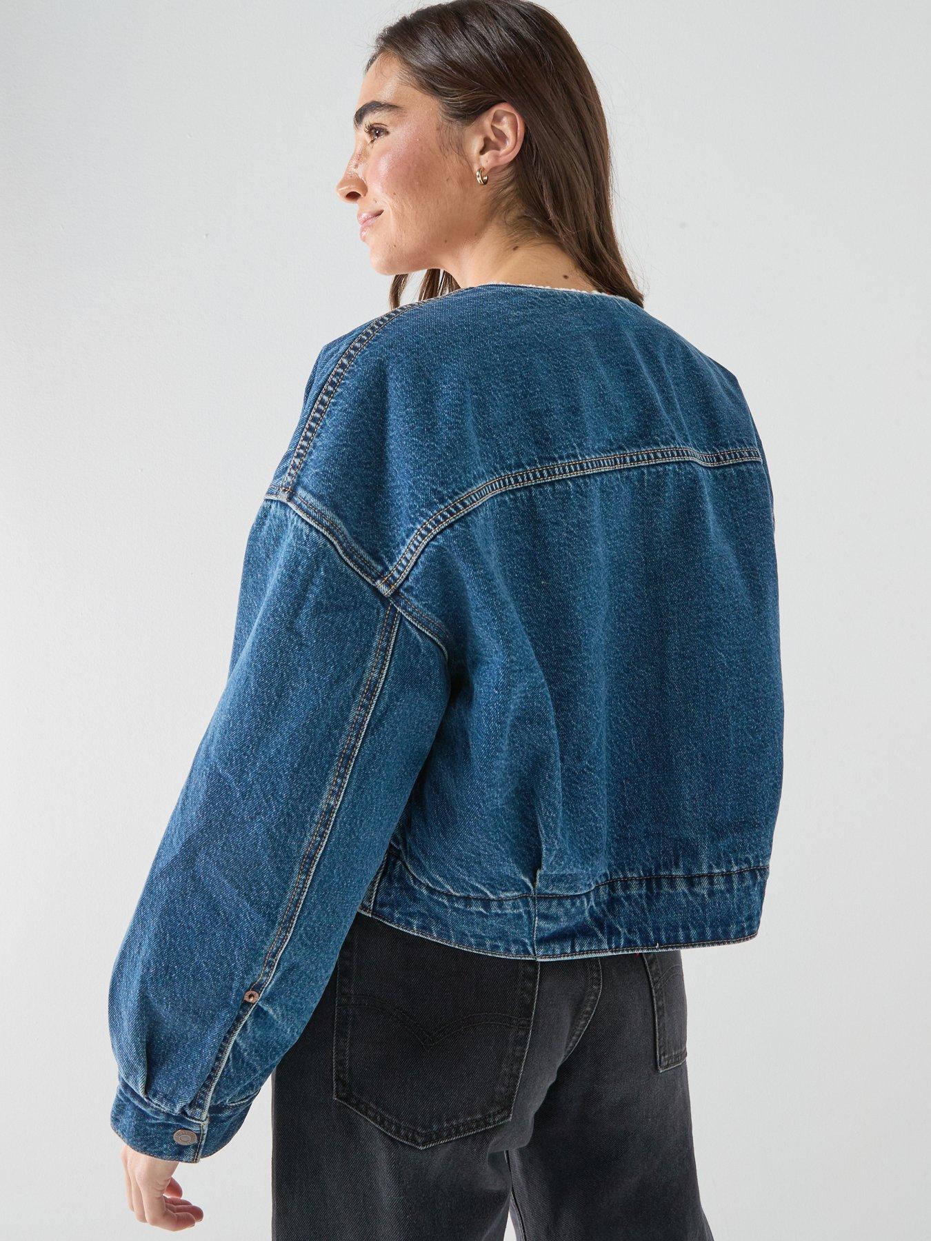 Image 2 of 6 of Levi's Collarless Crop Sherpa Trucker - Blue