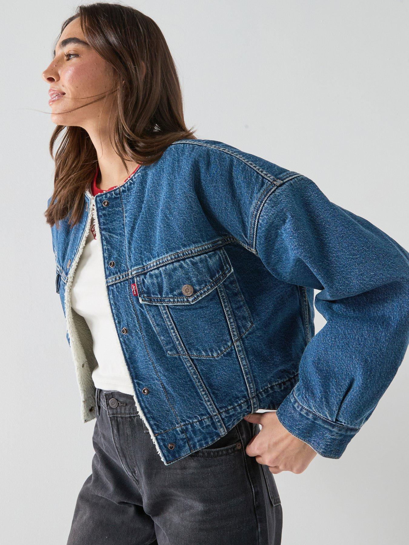 Image 3 of 6 of Levi's Collarless Crop Sherpa Trucker - Blue
