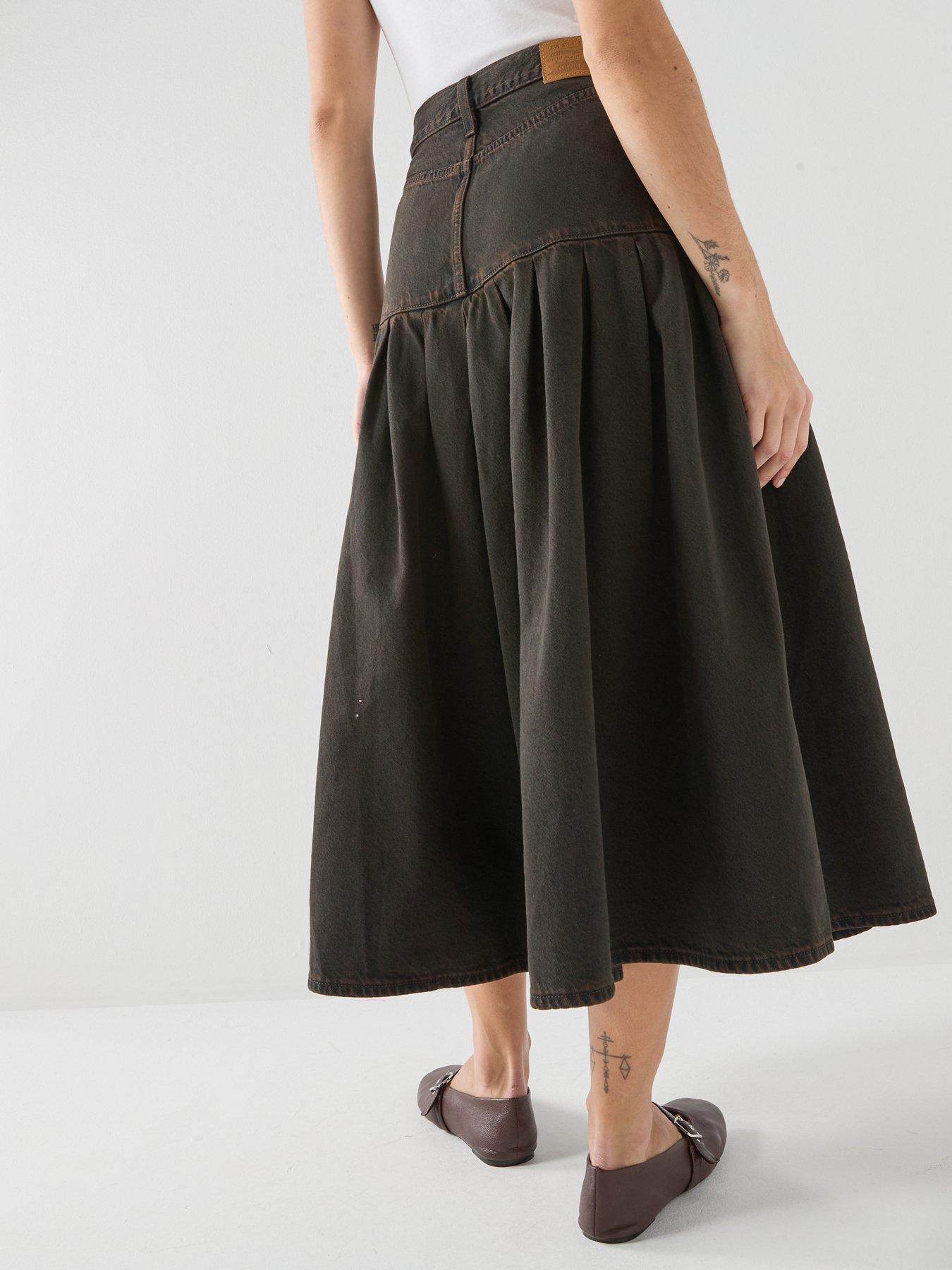 Image 2 of 6 of Levi's Yoked Pleated Skirt - Black
