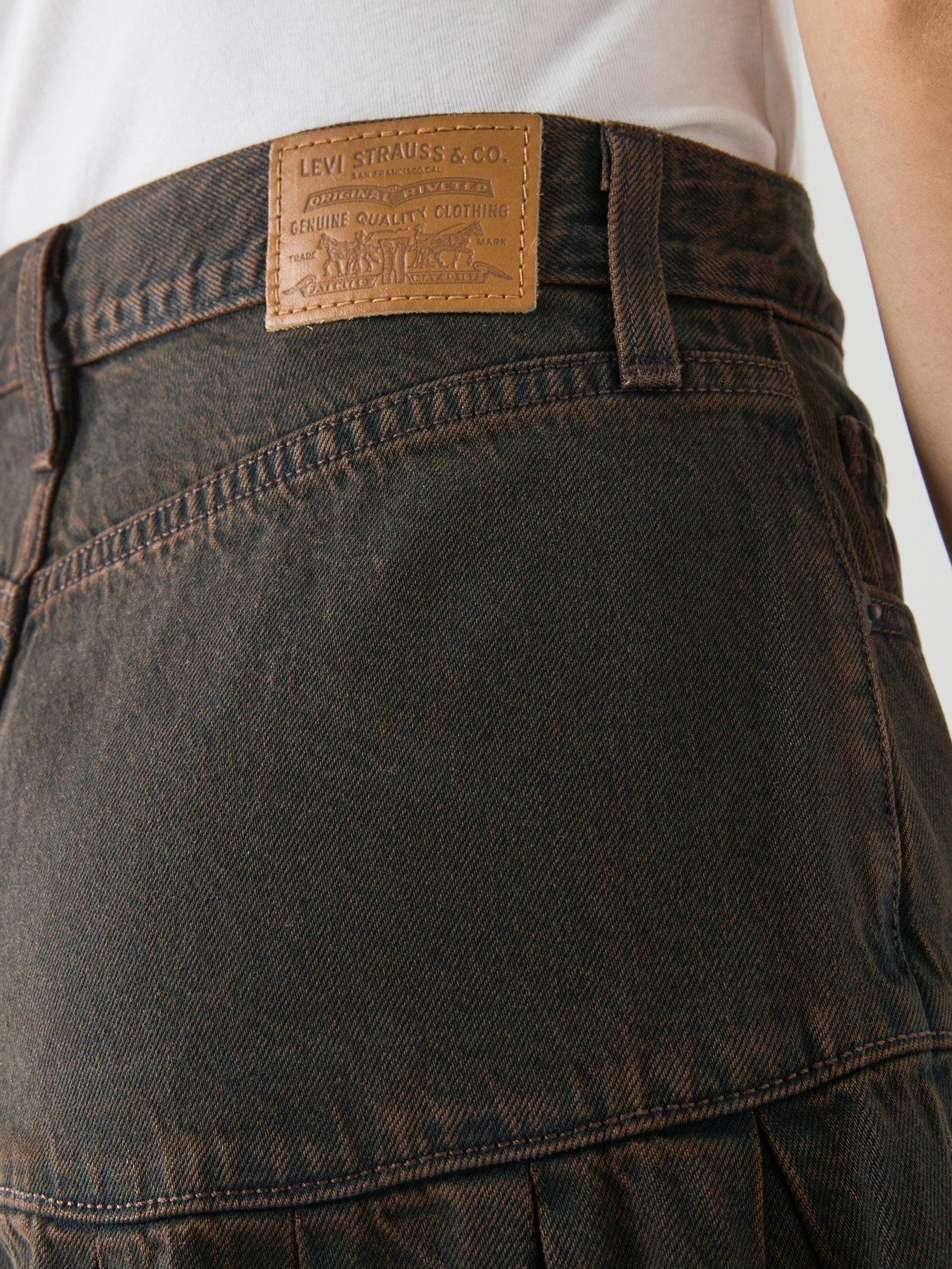 Image 4 of 6 of Levi's Yoked Pleated Skirt - Black