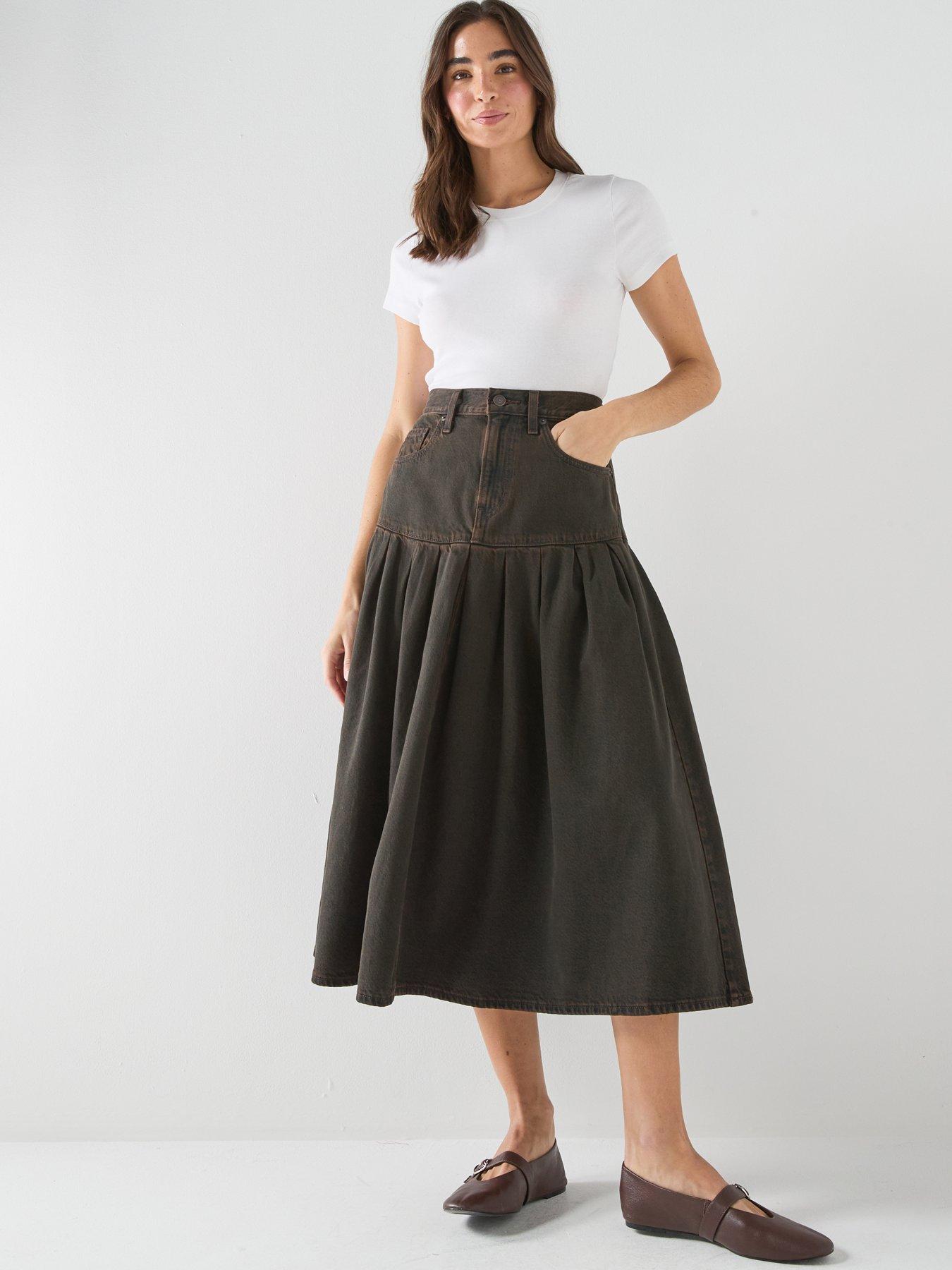 Image 5 of 6 of Levi's Yoked Pleated Skirt - Black