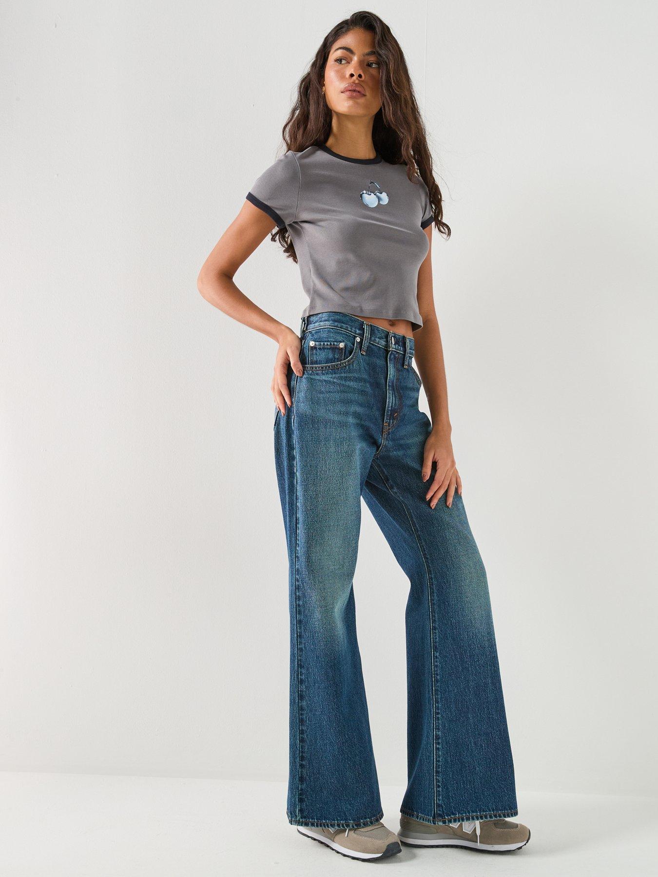 Image 6 of 6 of Levi's Cinch Flared Jeans - Blue