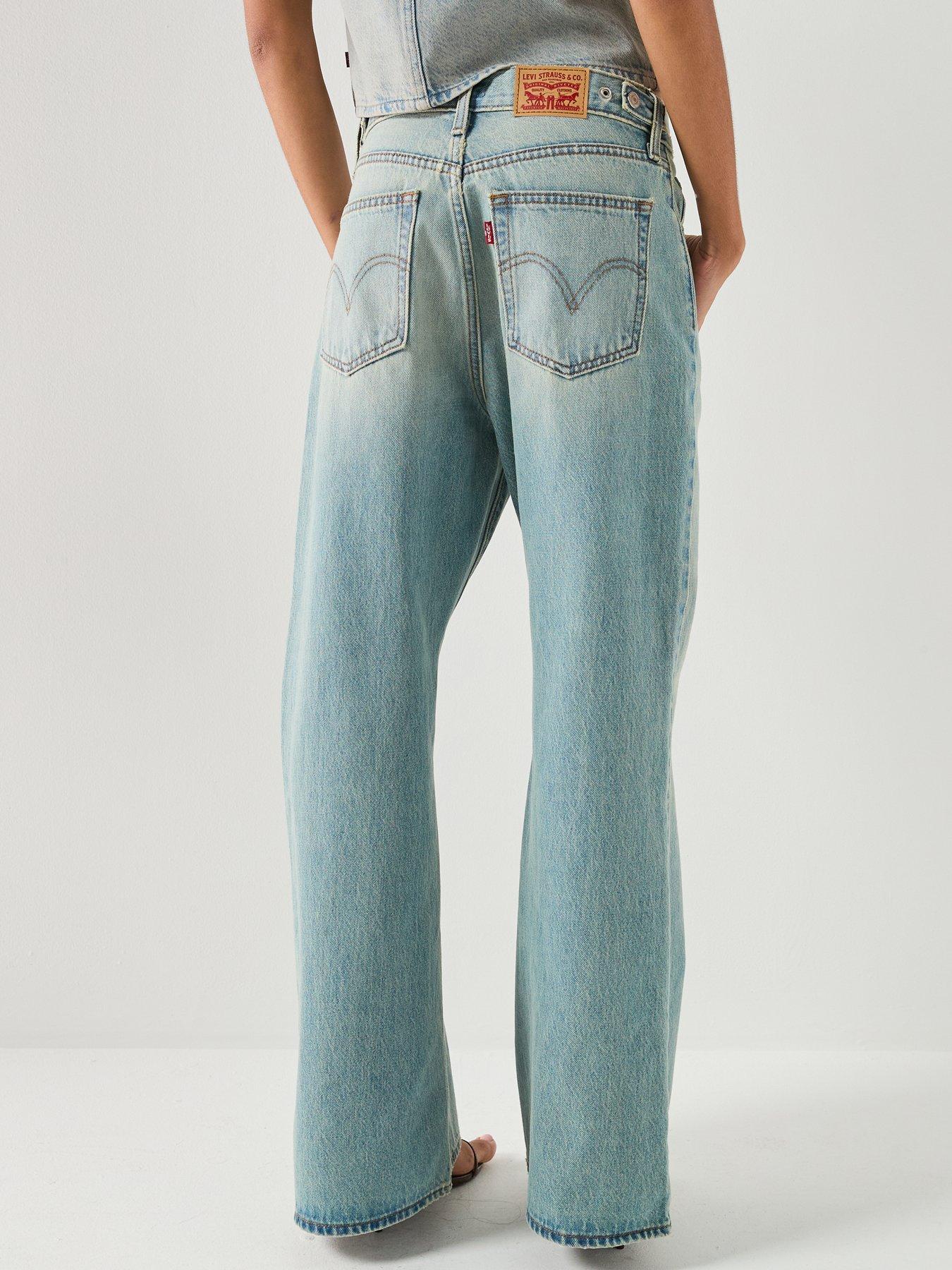 Image 2 of 6 of Levi's Cinch Flare Jeans - Blue