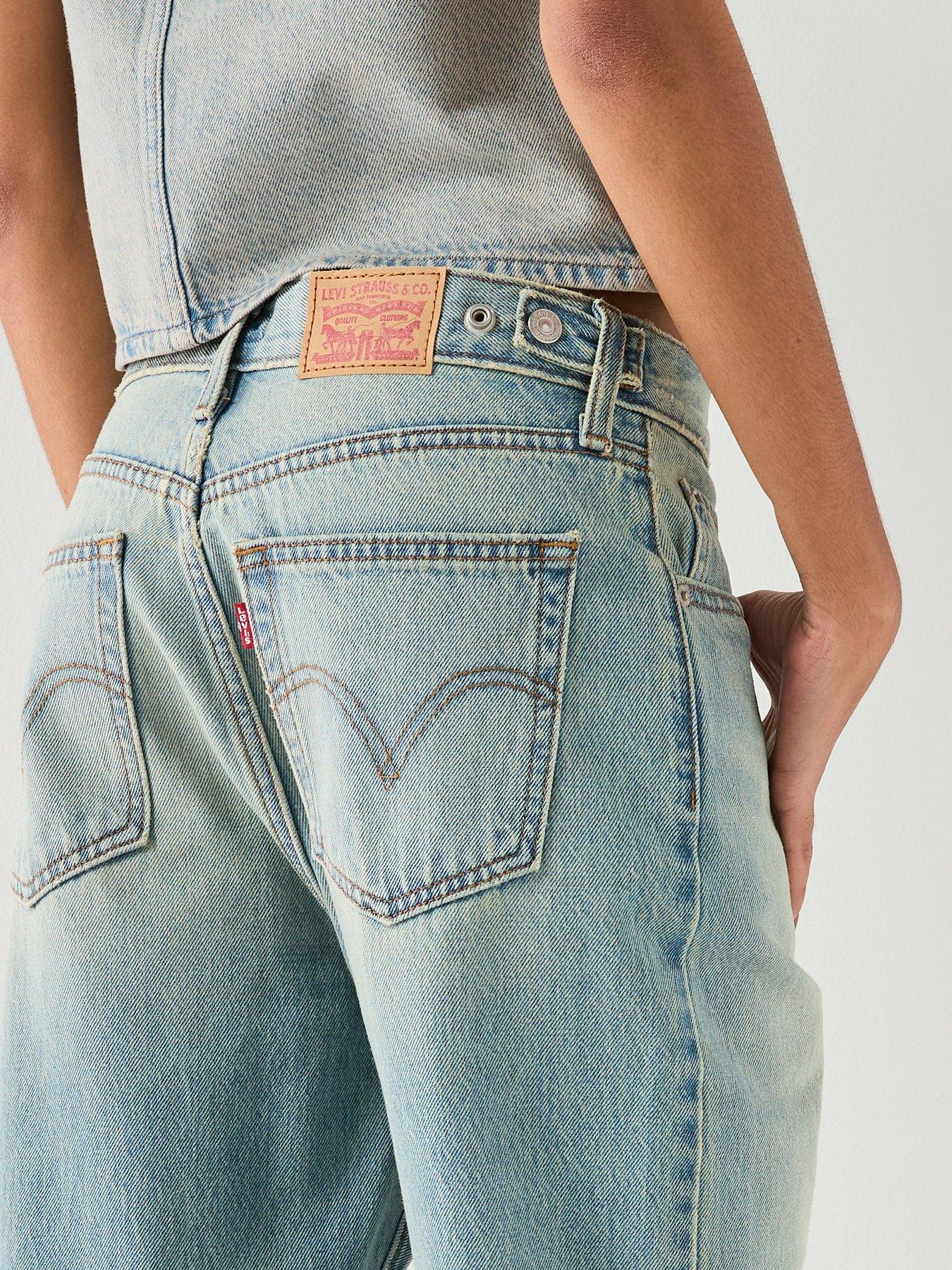 Image 5 of 6 of Levi's Cinch Flare Jeans - Blue